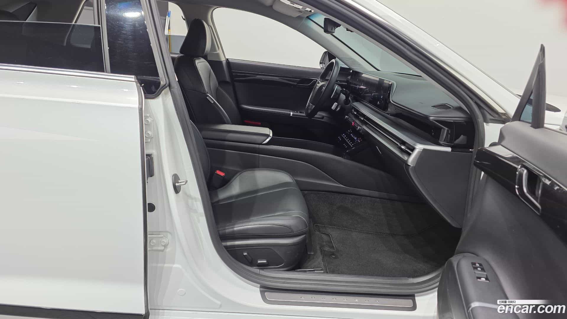 Grandeur Hyundai 2023.0-OPTION-015
