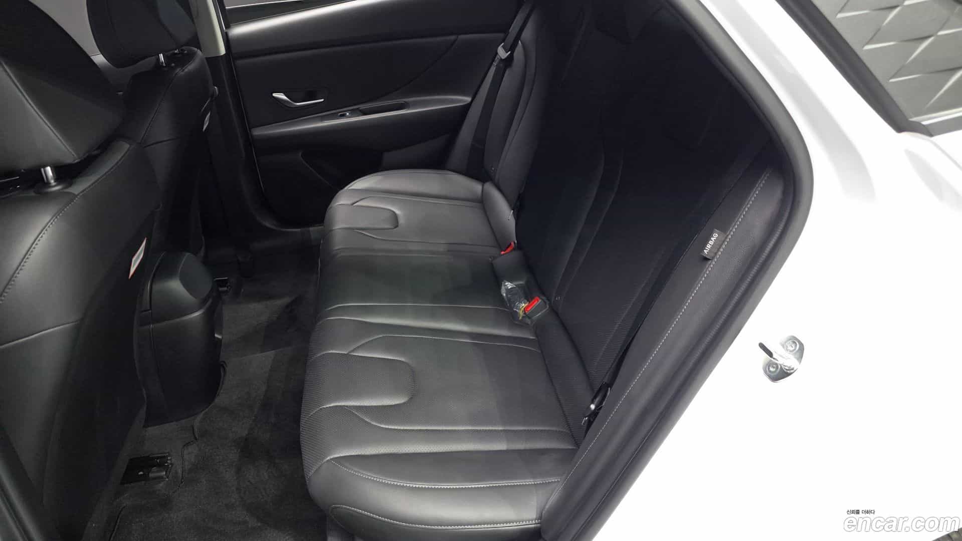 AVANTE Hyundai 2024.4-OPTION-016
