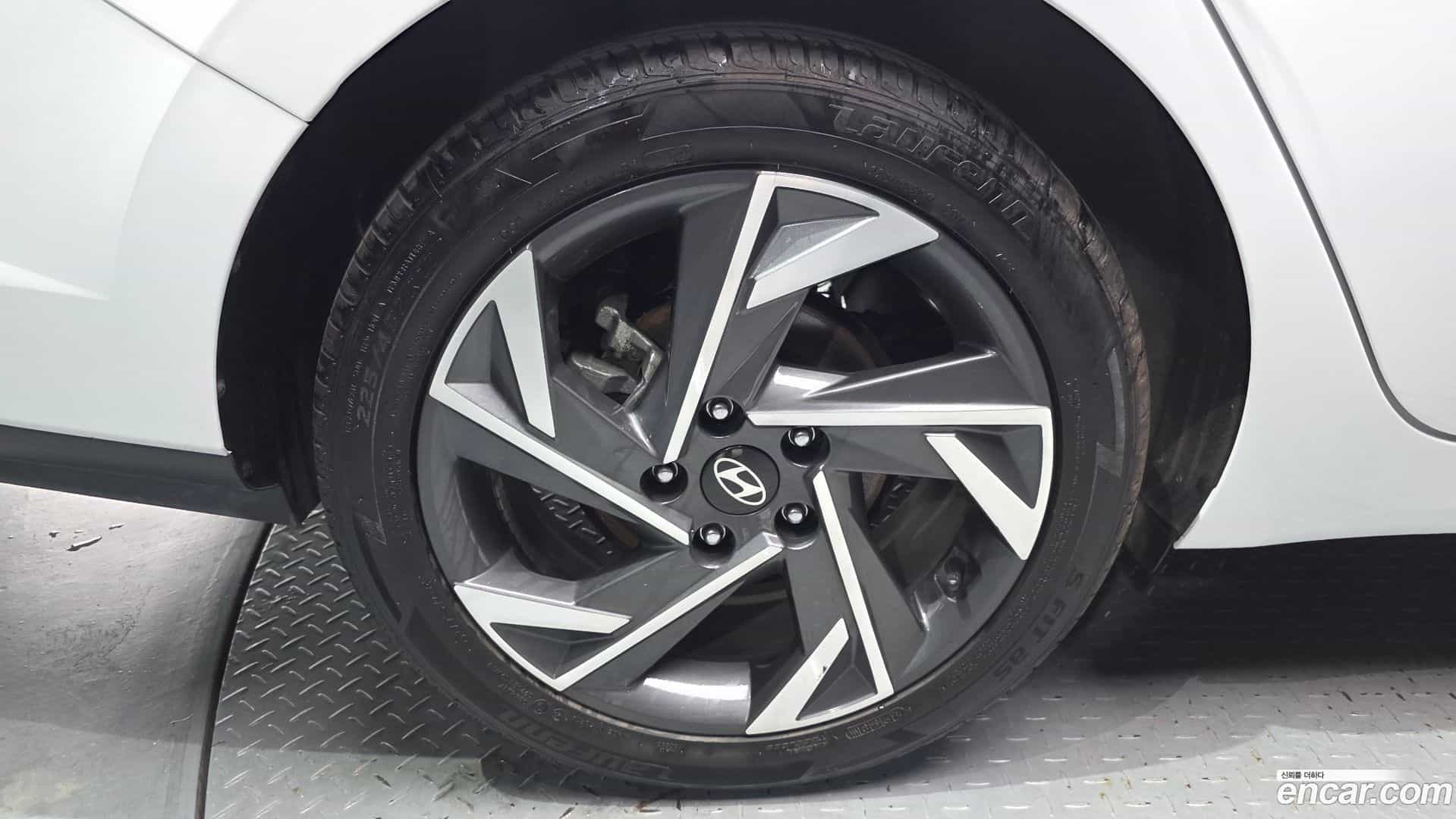 AVANTE Hyundai 2024.4-OPTION-020