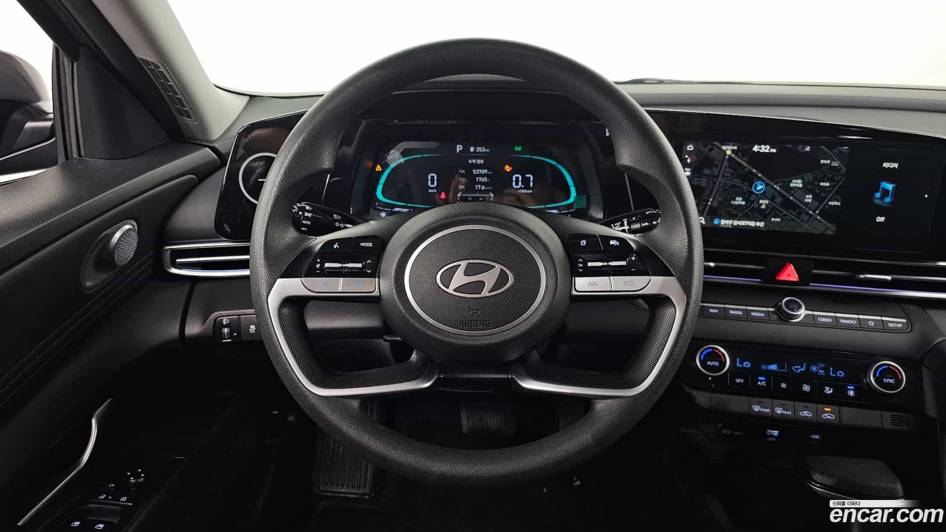 AVANTE Hyundai 2024.4-OPTION-017