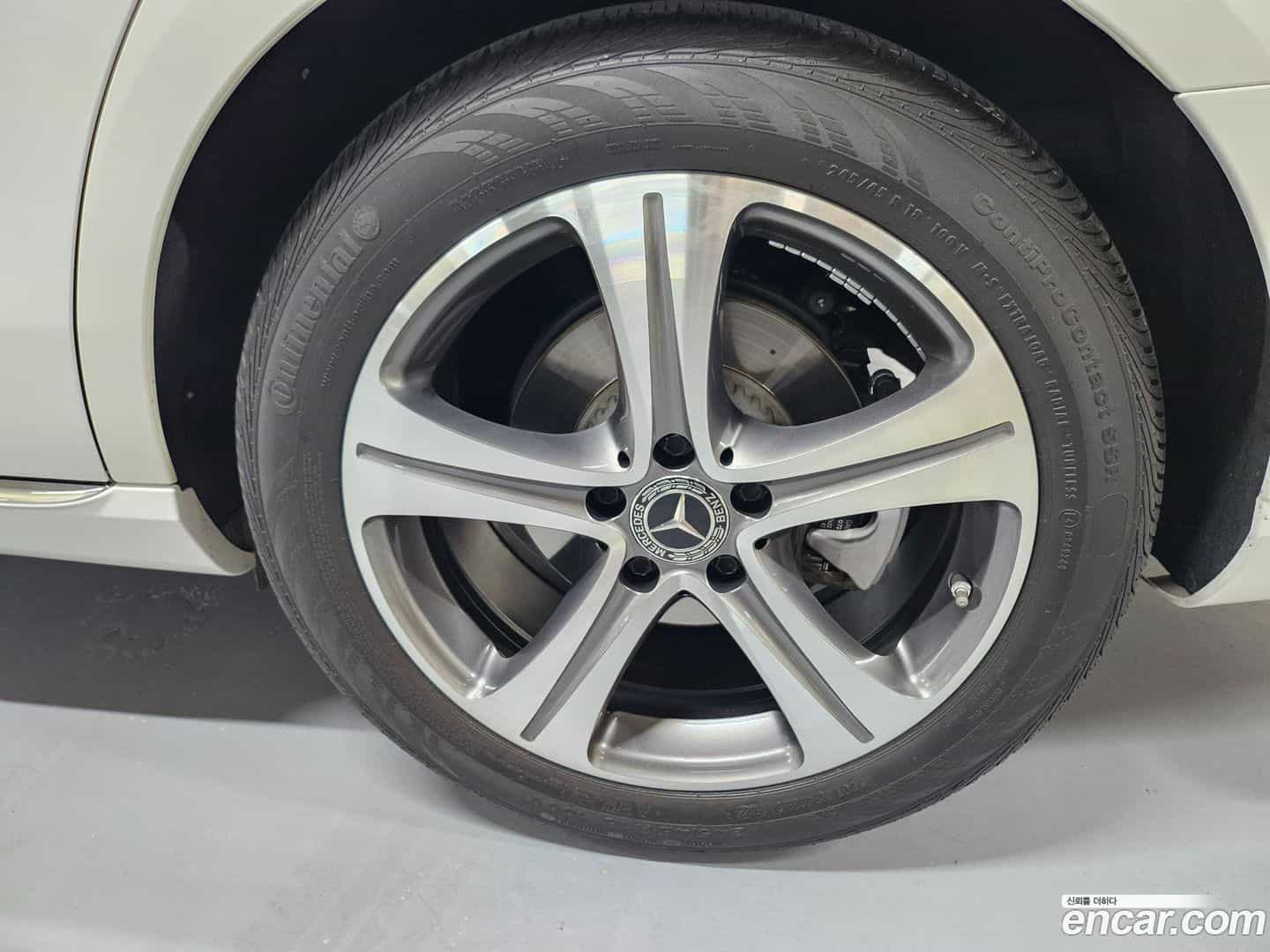E-Class Mercedes-Benz 2018.5-INNER-008