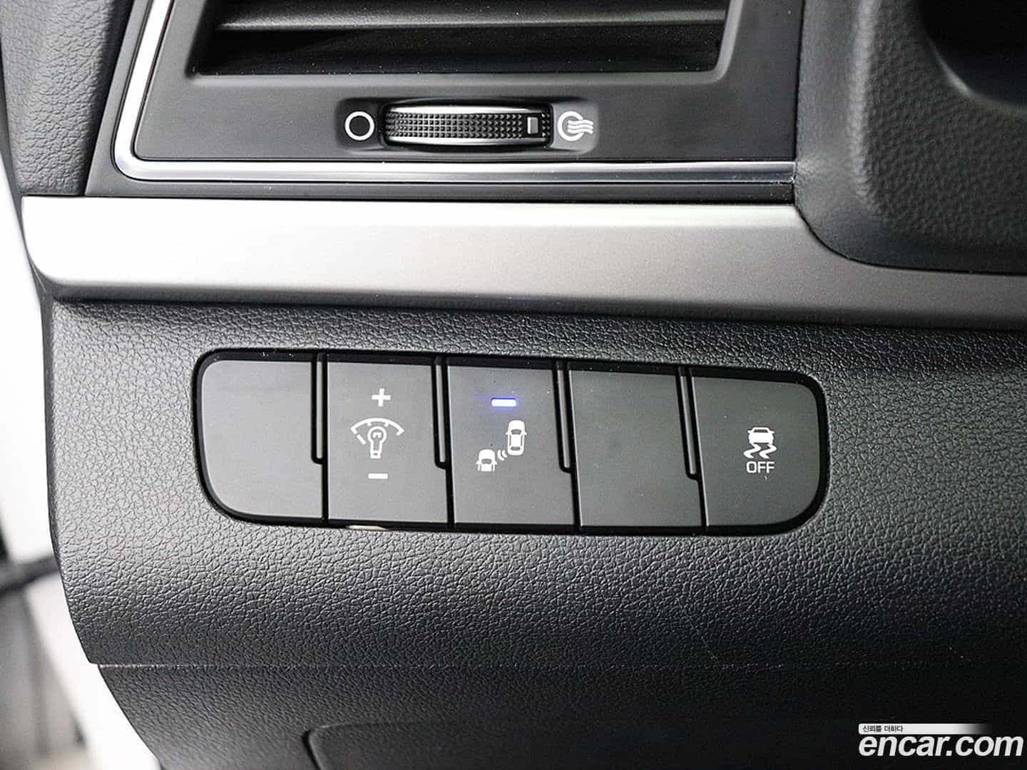 AVANTE Hyundai 2018.3-OPTION-019