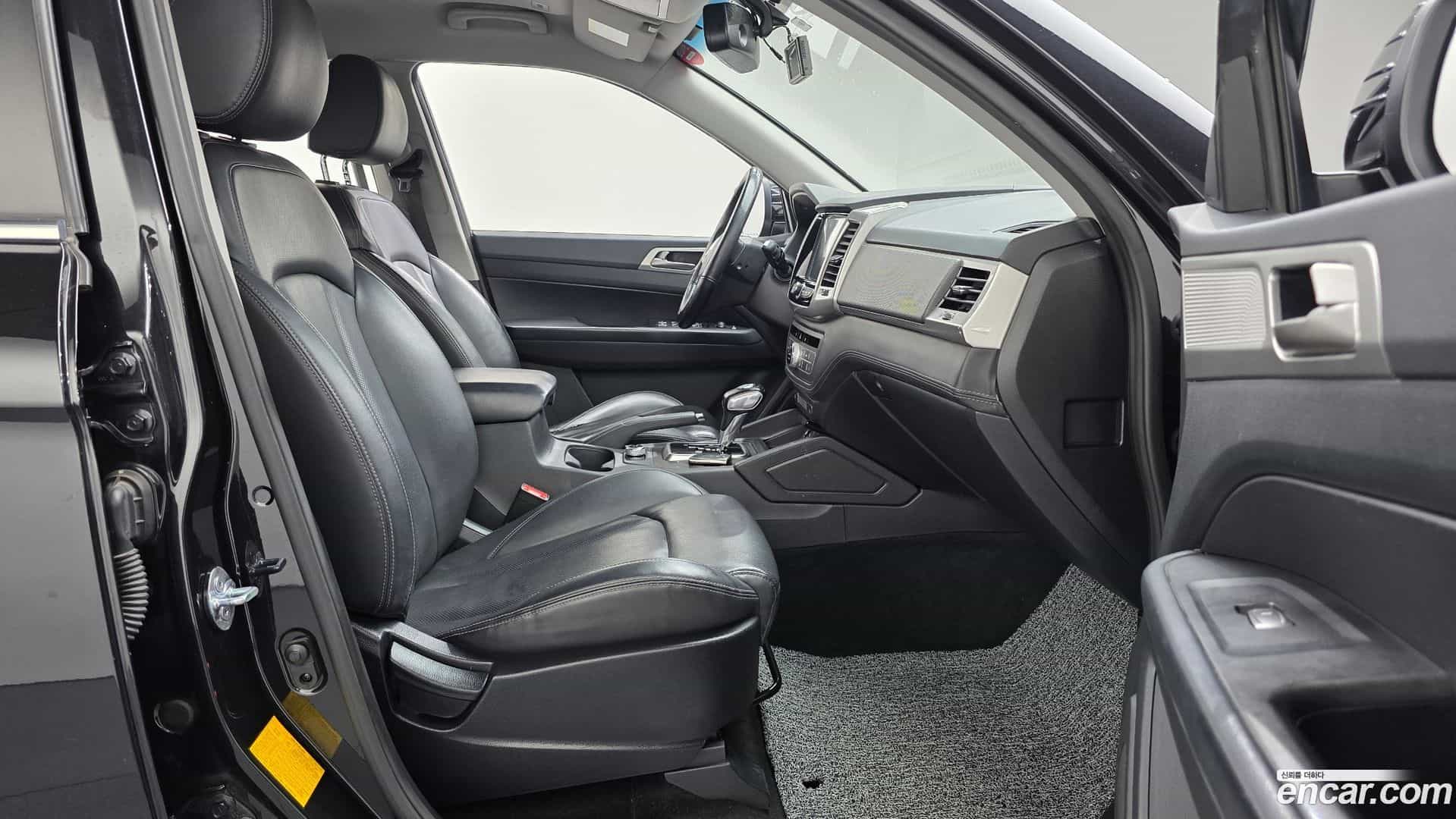 Rexton KG Mobility 2019.1-INNER-036