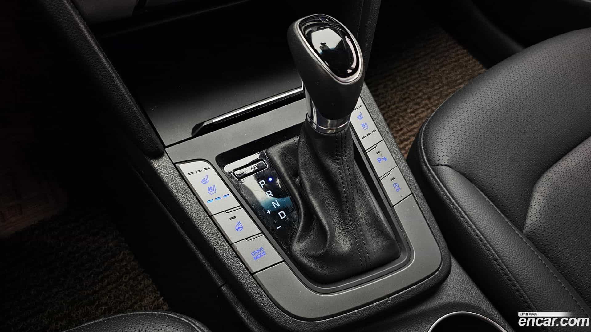 AVANTE Hyundai 2015.11-INNER-009