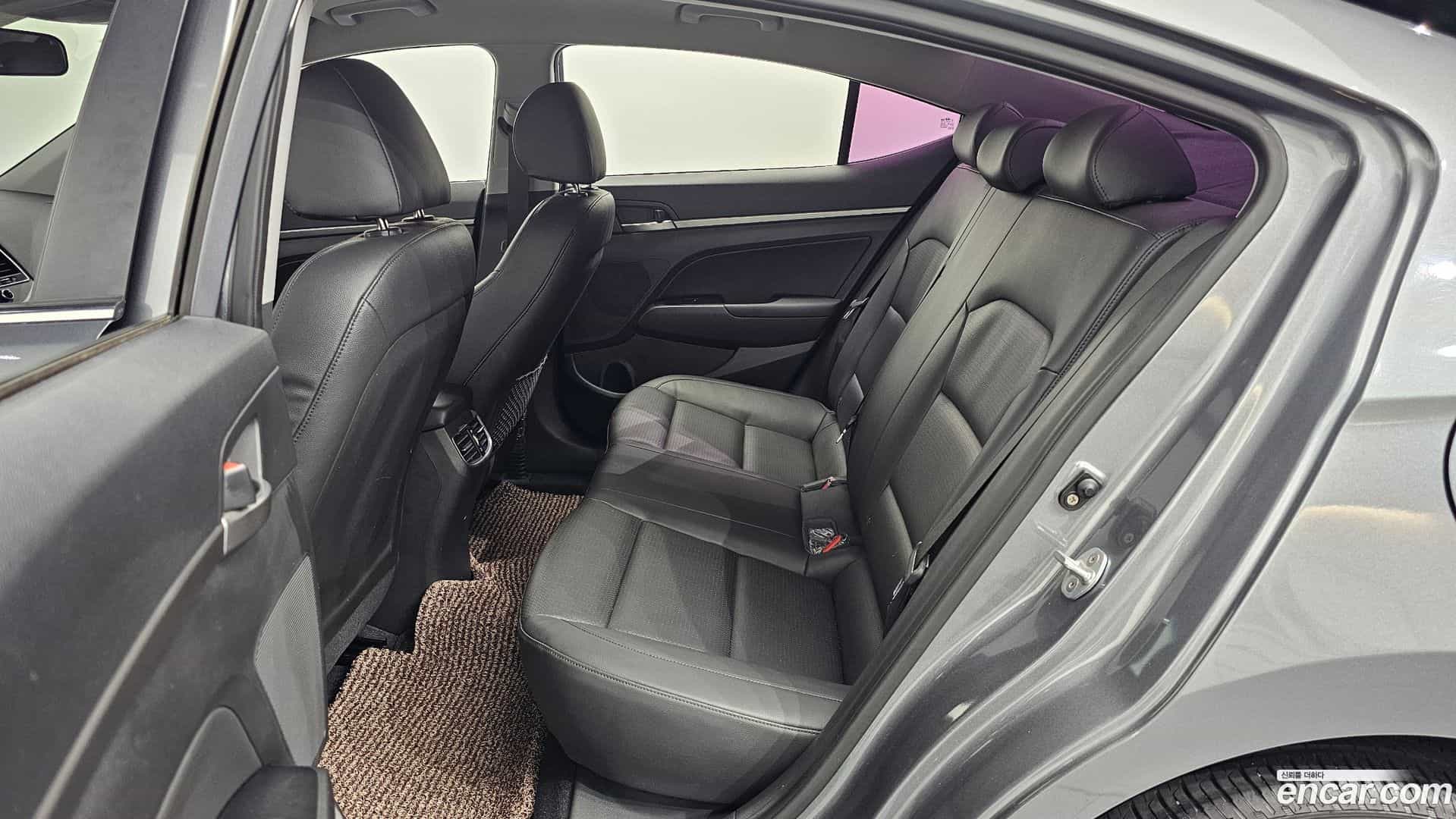 AVANTE Hyundai 2015.11-OPTION-016