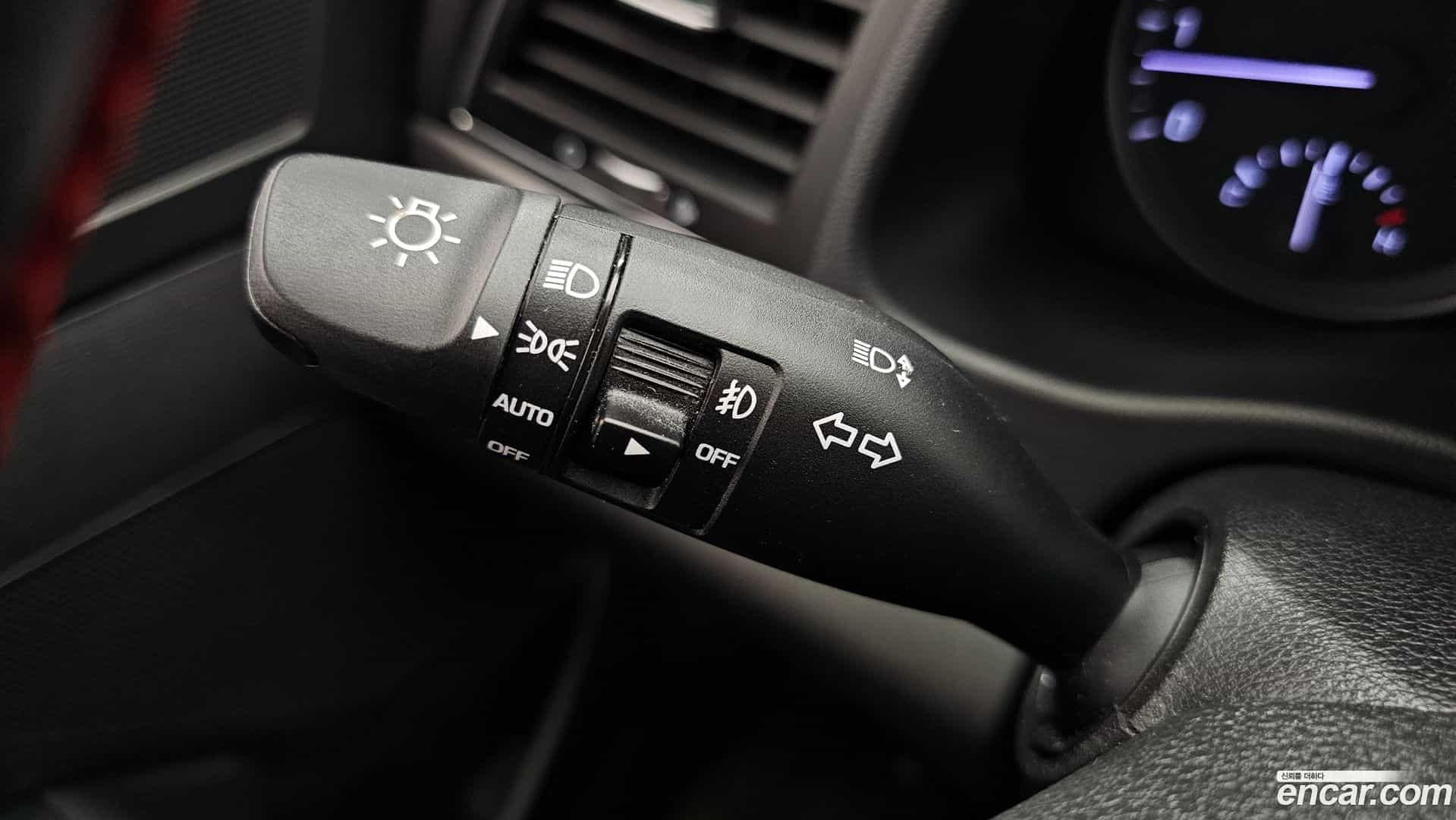 AVANTE Hyundai 2015.11-OPTION-022