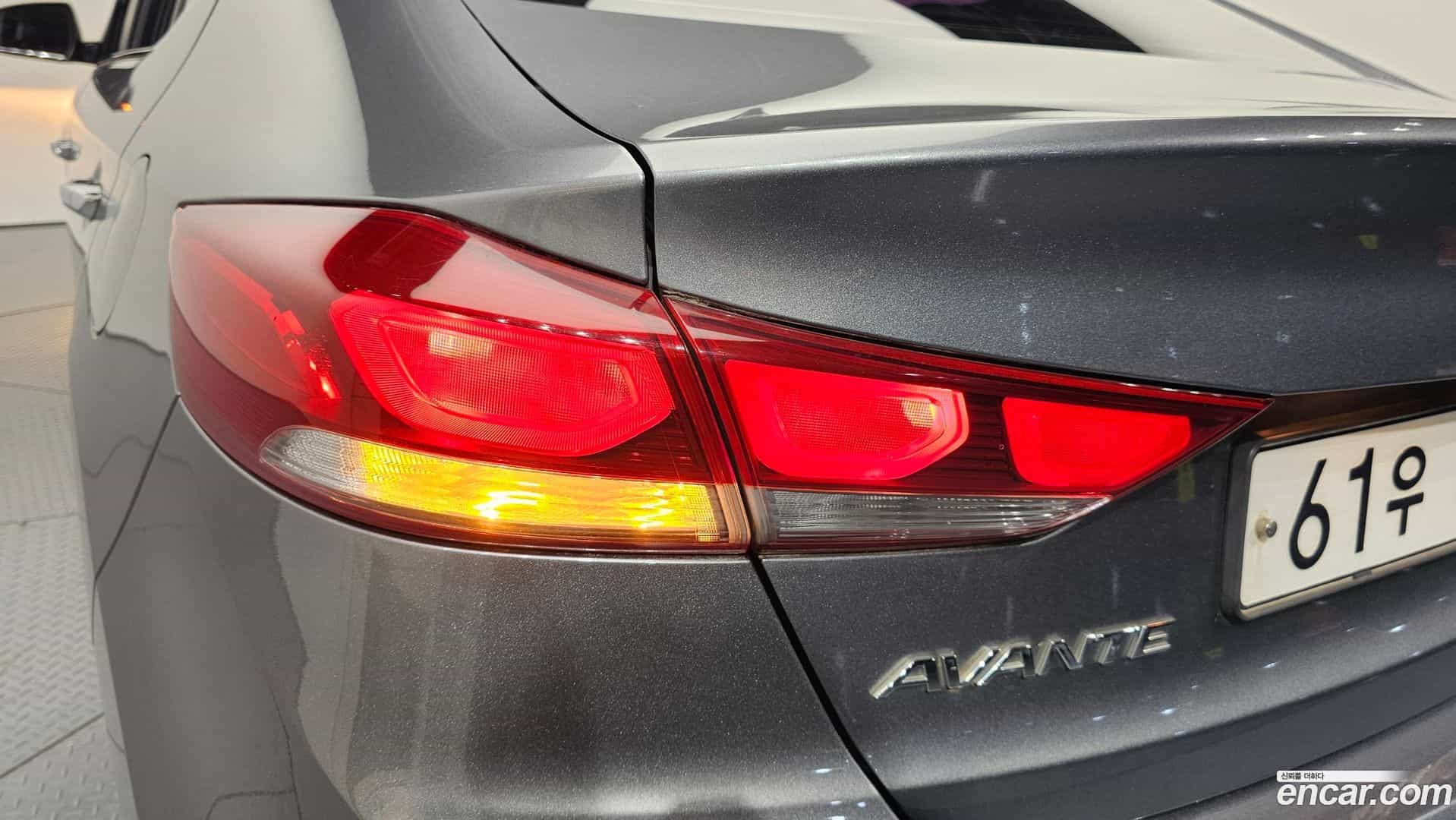 AVANTE Hyundai 2015.11-OUTER-033
