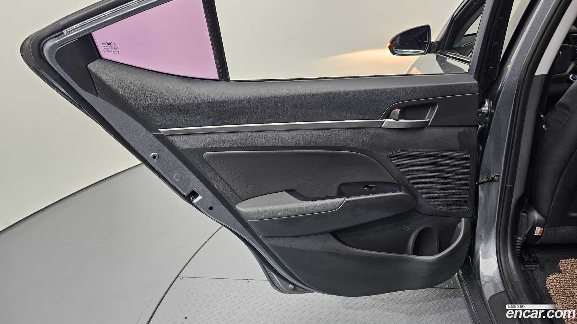 AVANTE Hyundai 2015.11-INNER-035