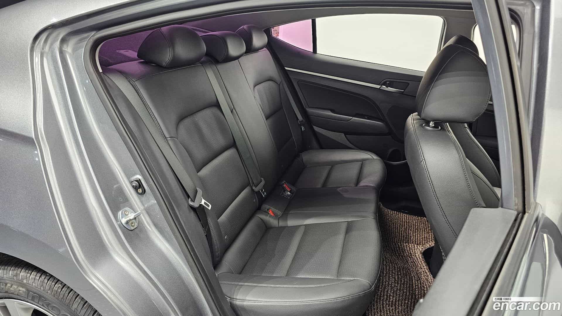 AVANTE Hyundai 2015.11-INNER-036