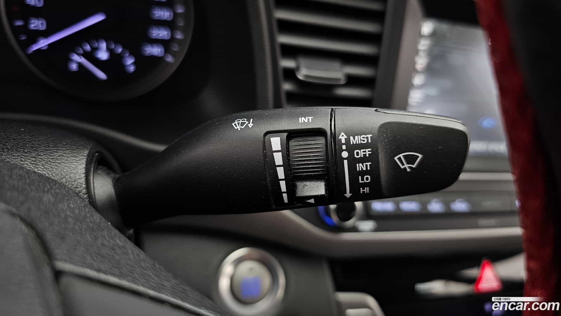 AVANTE Hyundai 2015.11-OPTION-041