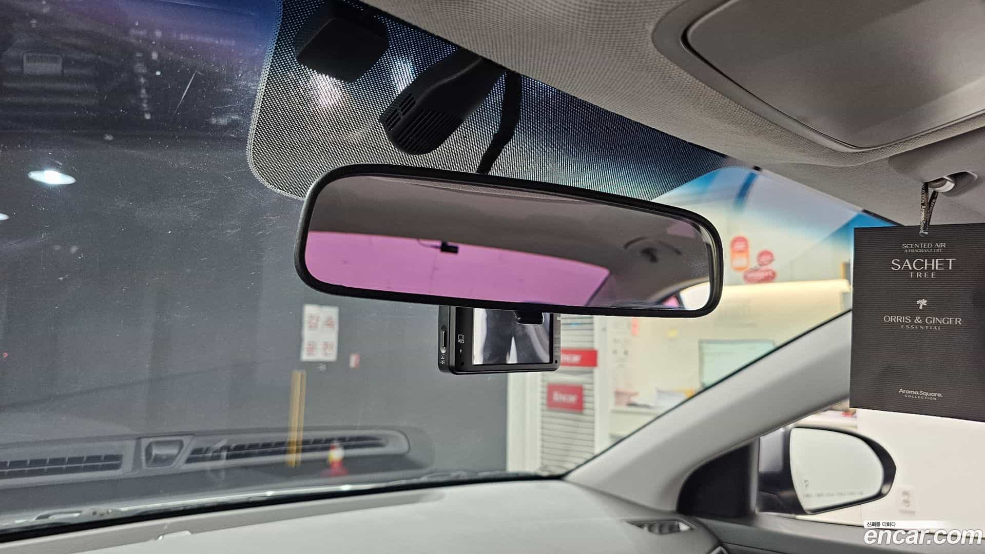 AVANTE Hyundai 2015.11-OPTION-043