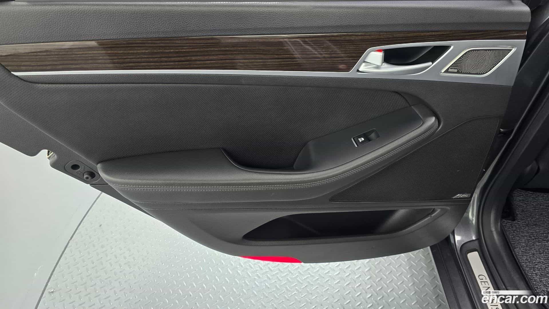 G80 Genesis 2016.11-INNER-035