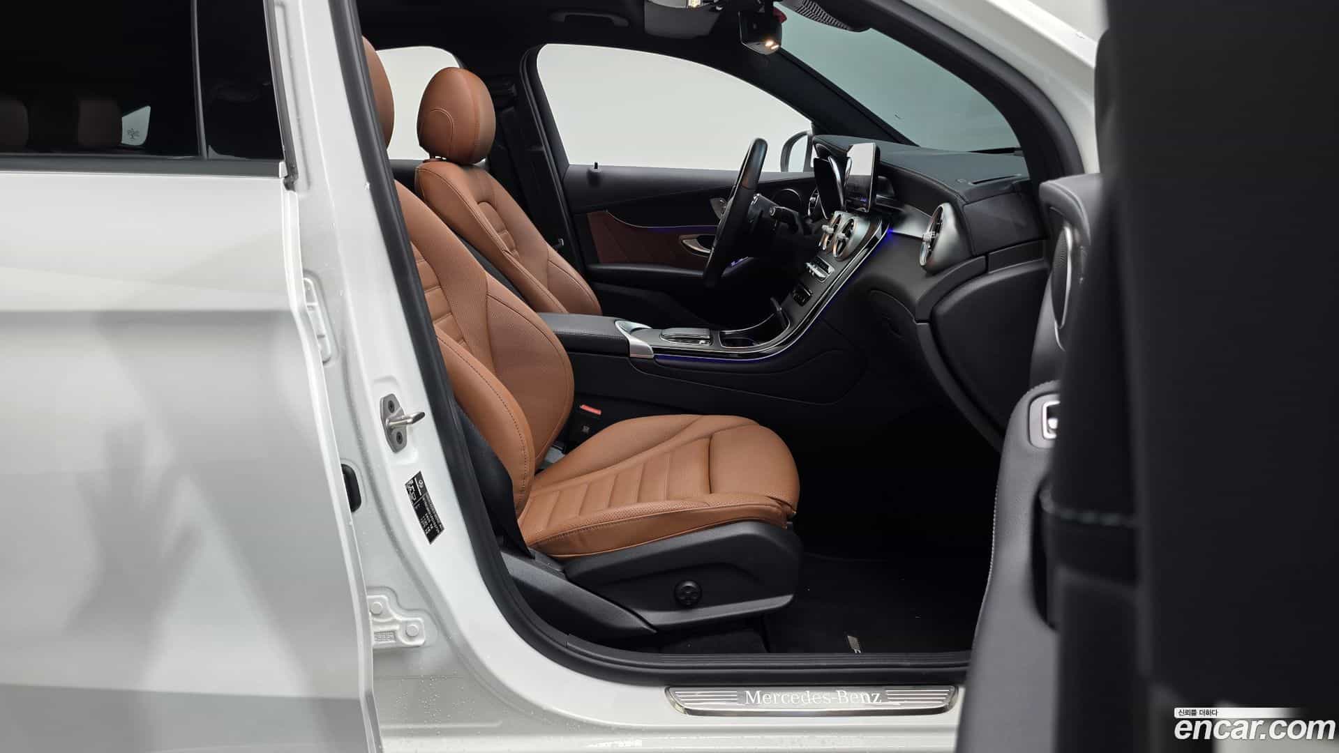 GLC-Class Mercedes-Benz 2023.3-INNER-036