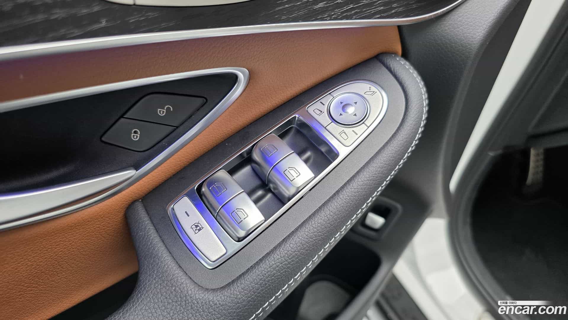 GLC-Class Mercedes-Benz 2023.3-OPTION-040