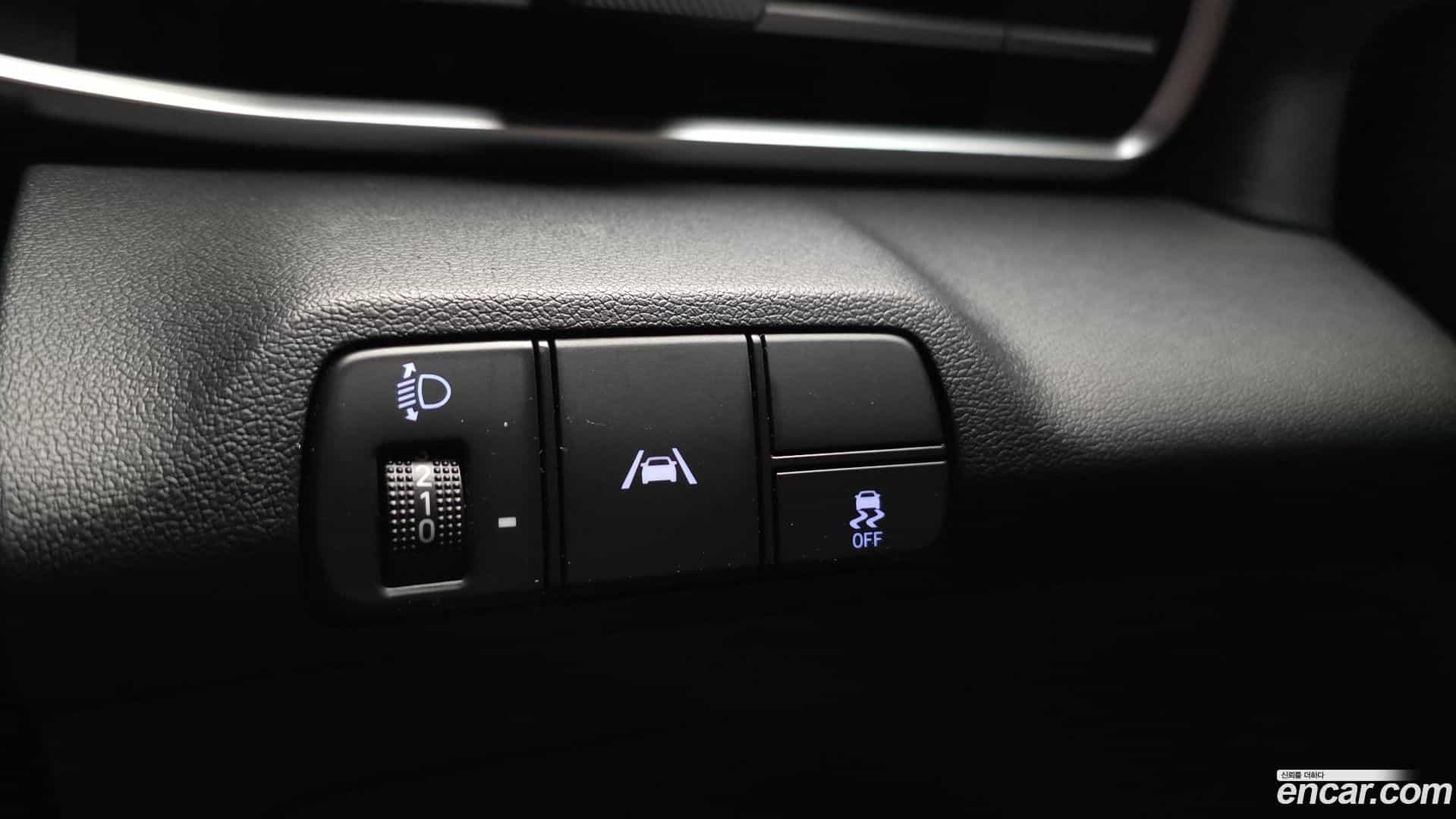 AVANTE Hyundai 2022.3-OPTION-041