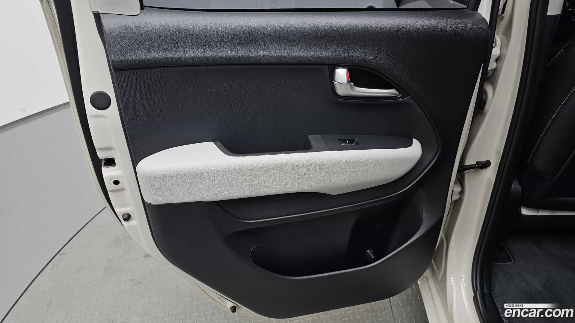 RAY Kia 2023.1-INNER-035