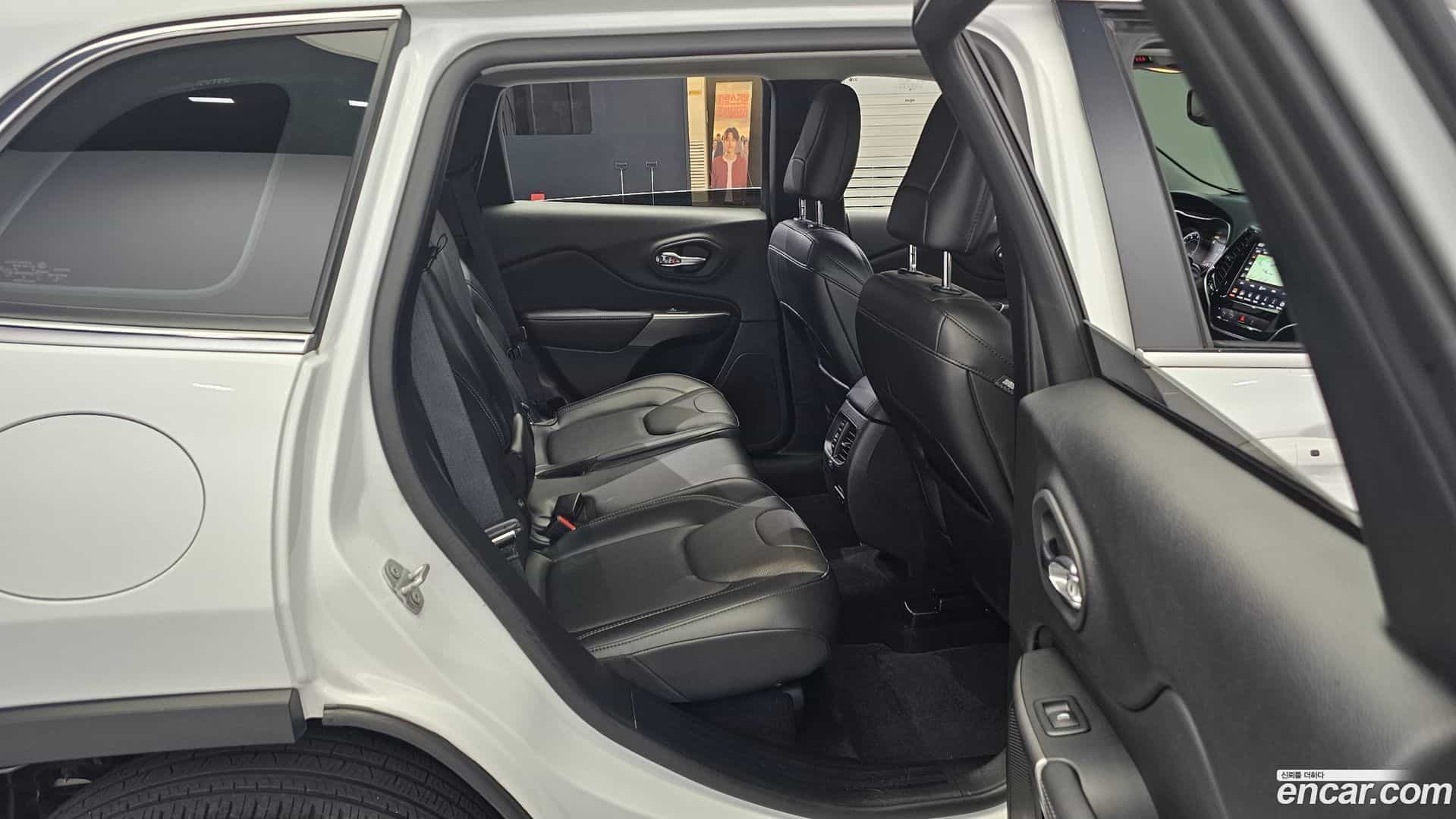 Cherokee Jeep 2020.9-OPTION-016