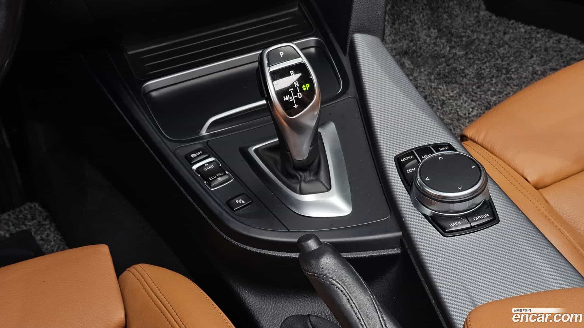 3-Series BMW 2018.4-INNER-009