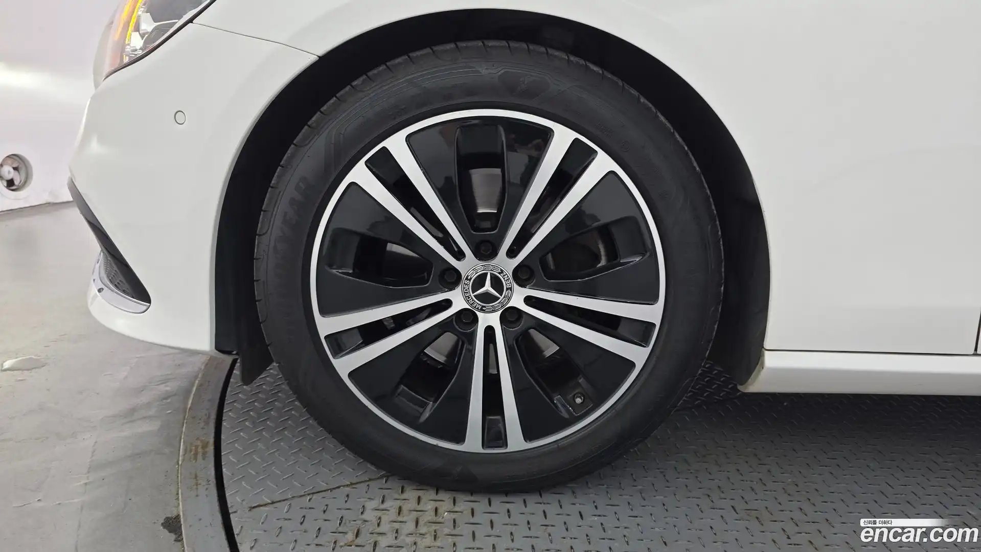 E-Class Mercedes-Benz 2020.11-OUTER-005
