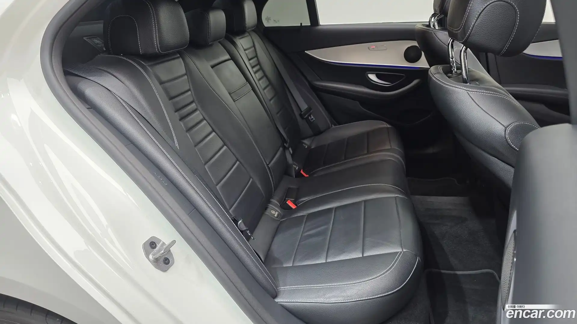 E-Class Mercedes-Benz 2020.11-OPTION-015