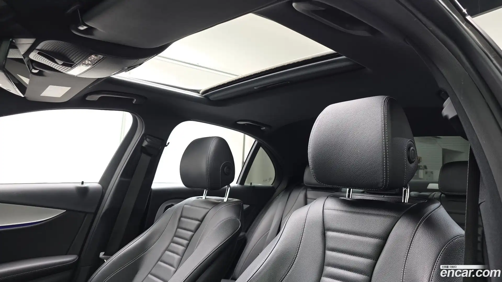 E-Class Mercedes-Benz 2020.11-OPTION-021
