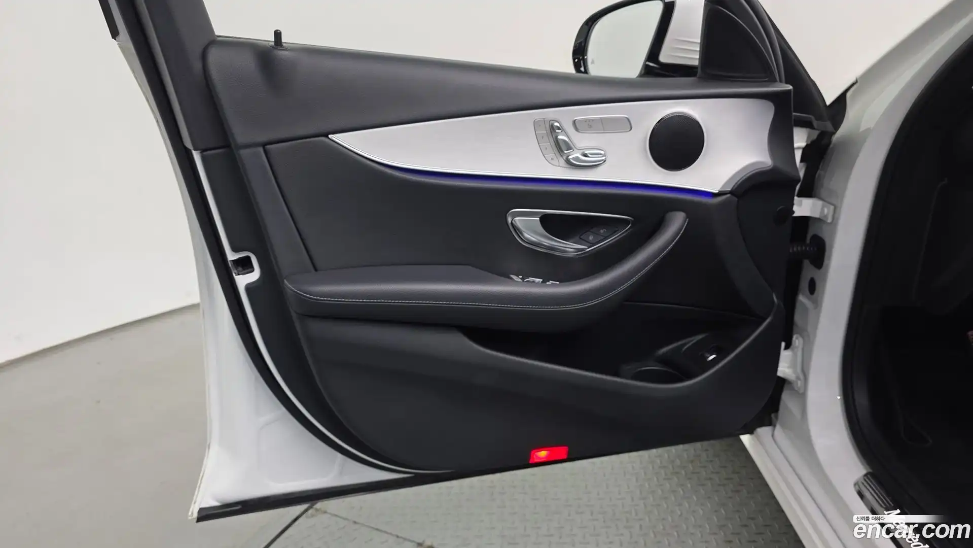 E-Class Mercedes-Benz 2020.11-INNER-034