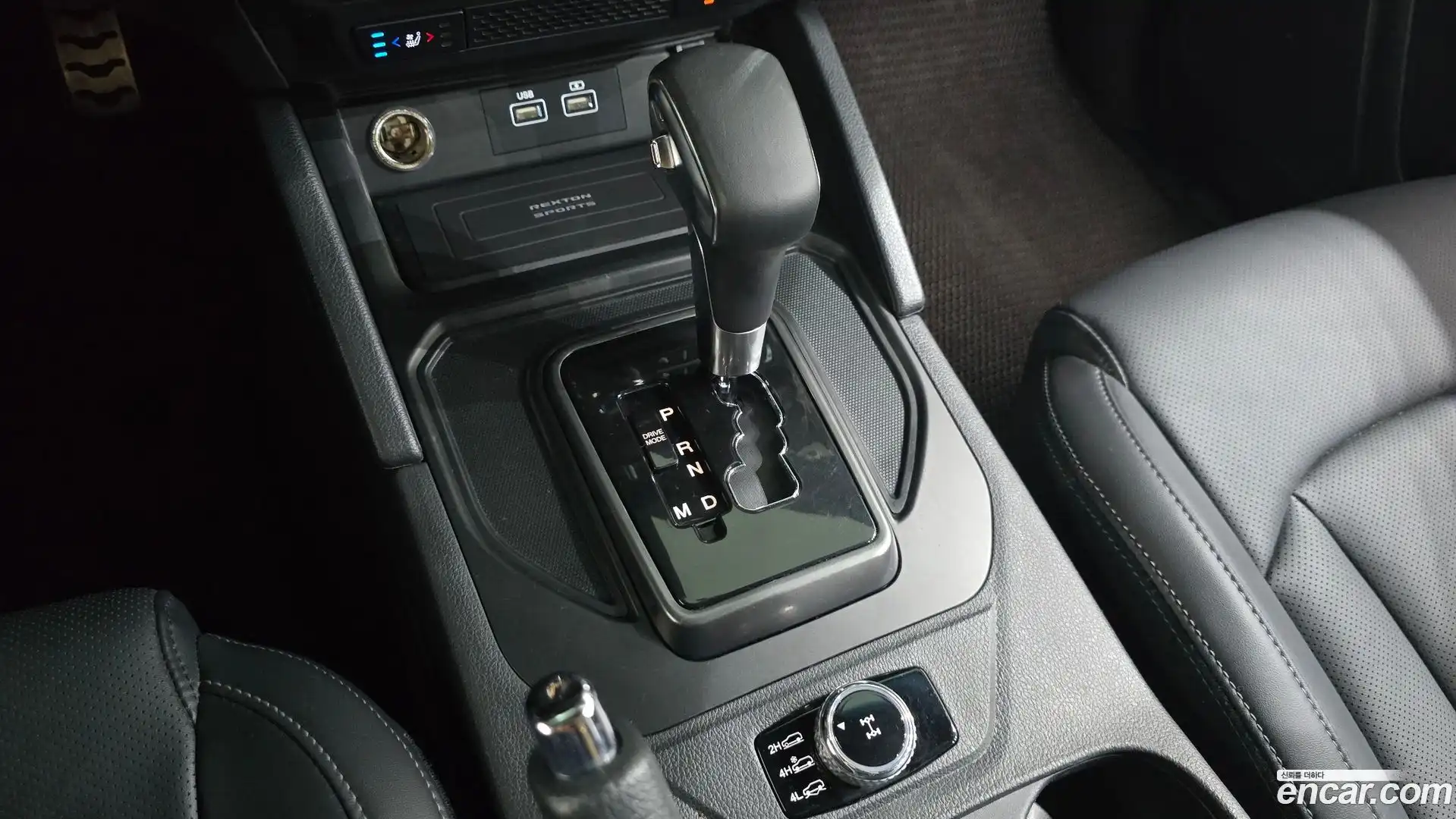 Rexton KG Mobility 2022.9-INNER-009