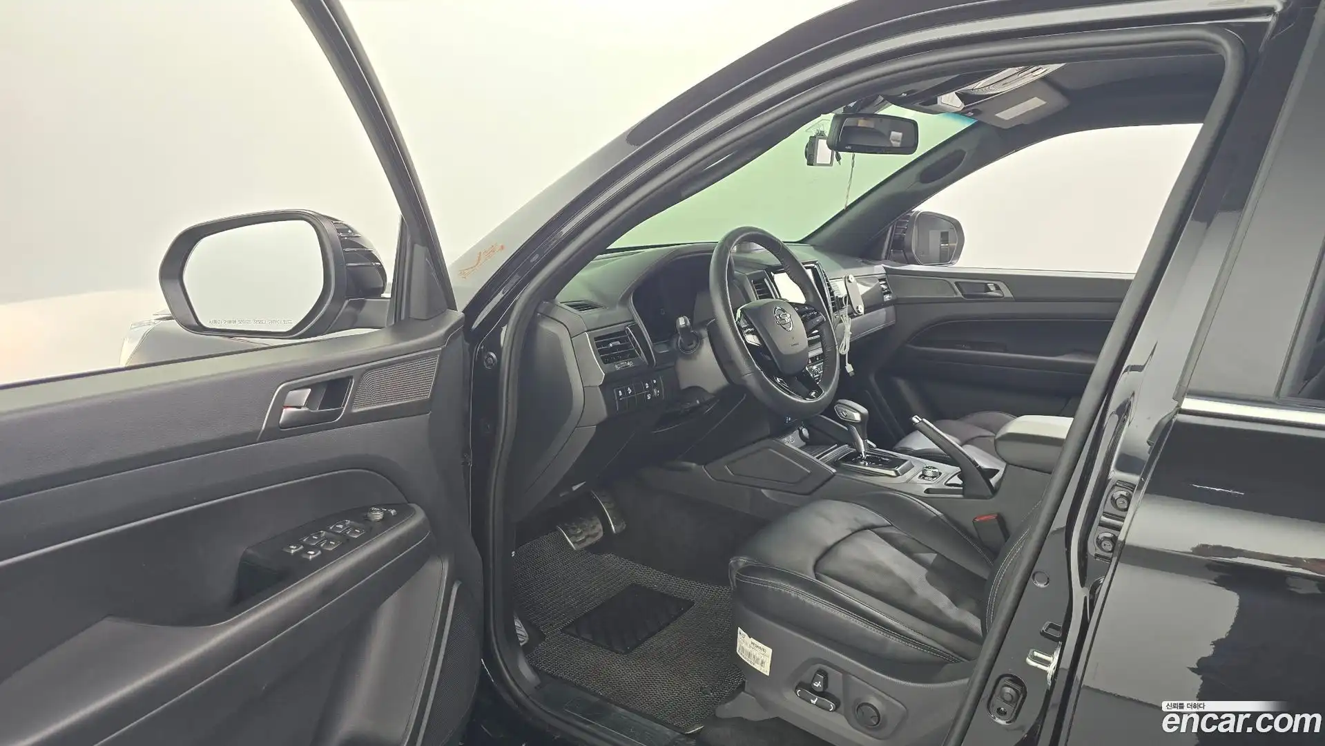 Rexton KG Mobility 2022.9-INNER-010
