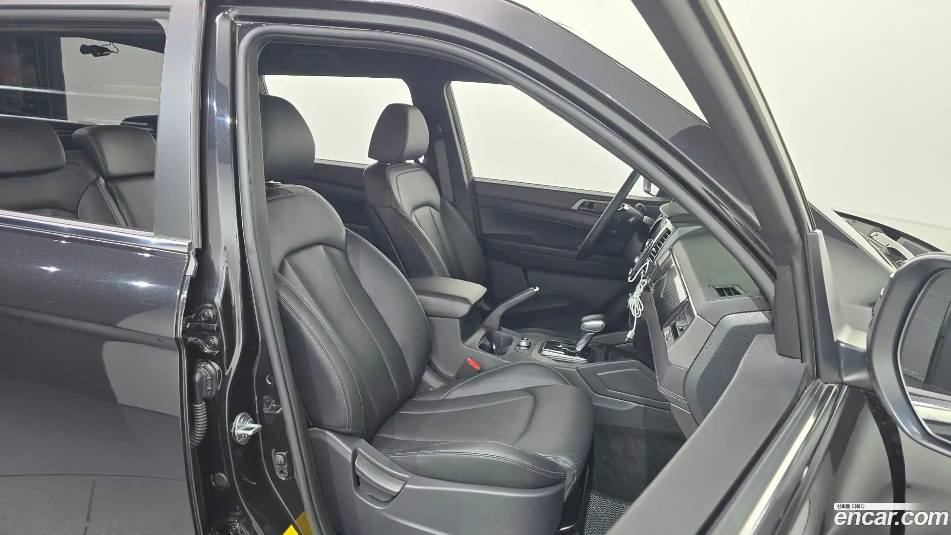 Rexton KG Mobility 2022.9-INNER-036