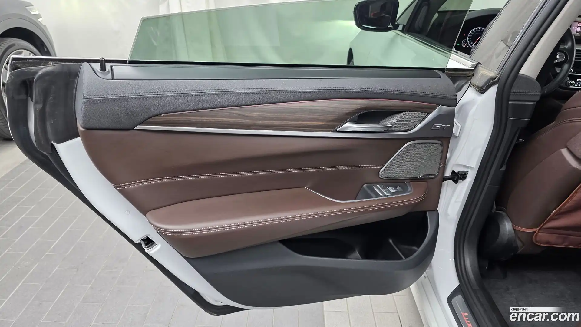 Gran Turismo BMW 2019.4-INNER-035