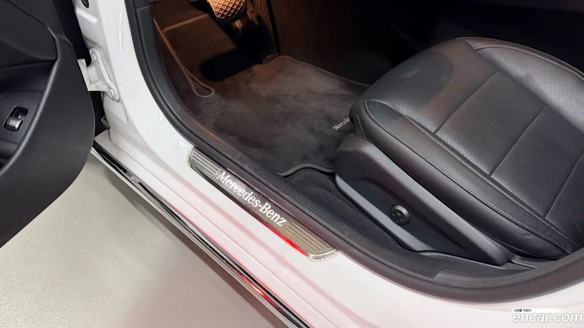 E-Class Mercedes-Benz 2023.2-OPTION-018