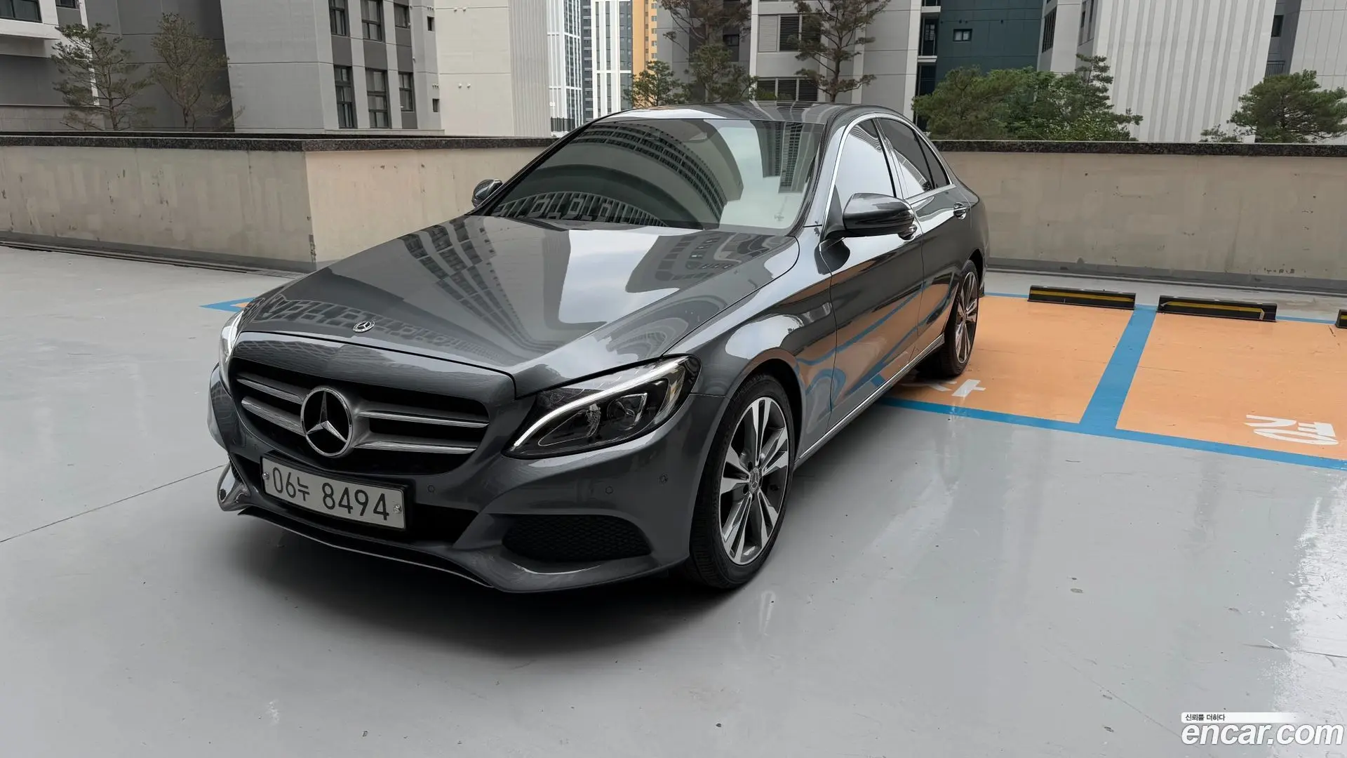 Main__Slider__Photo:C-Class Mercedes-Benz 2018.3-0