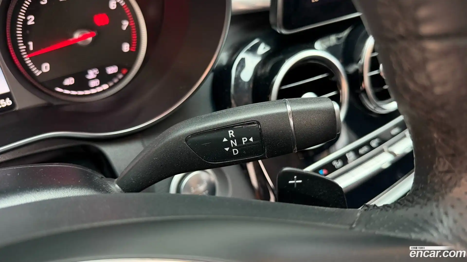 C-Class Mercedes-Benz 2018.3-INNER-009