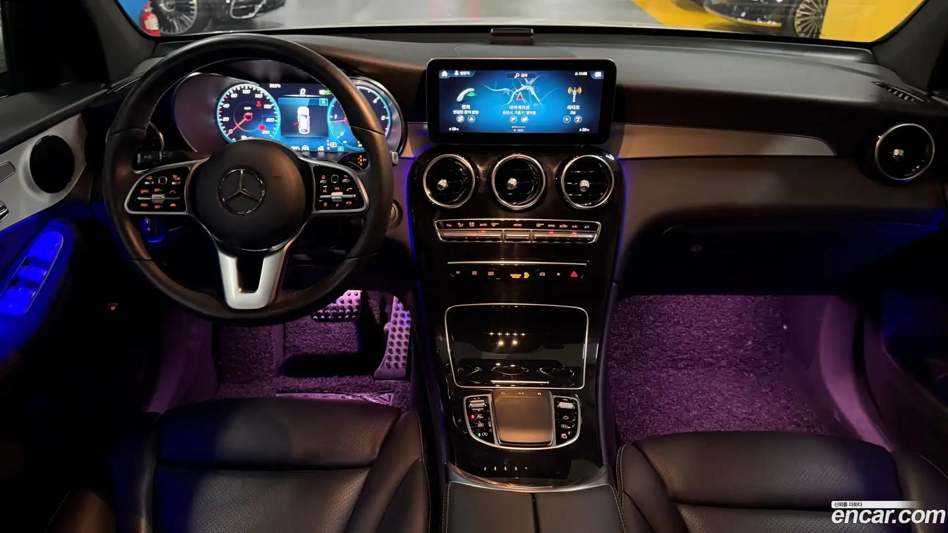 GLC-Class Mercedes-Benz 2021.4-INNER-007