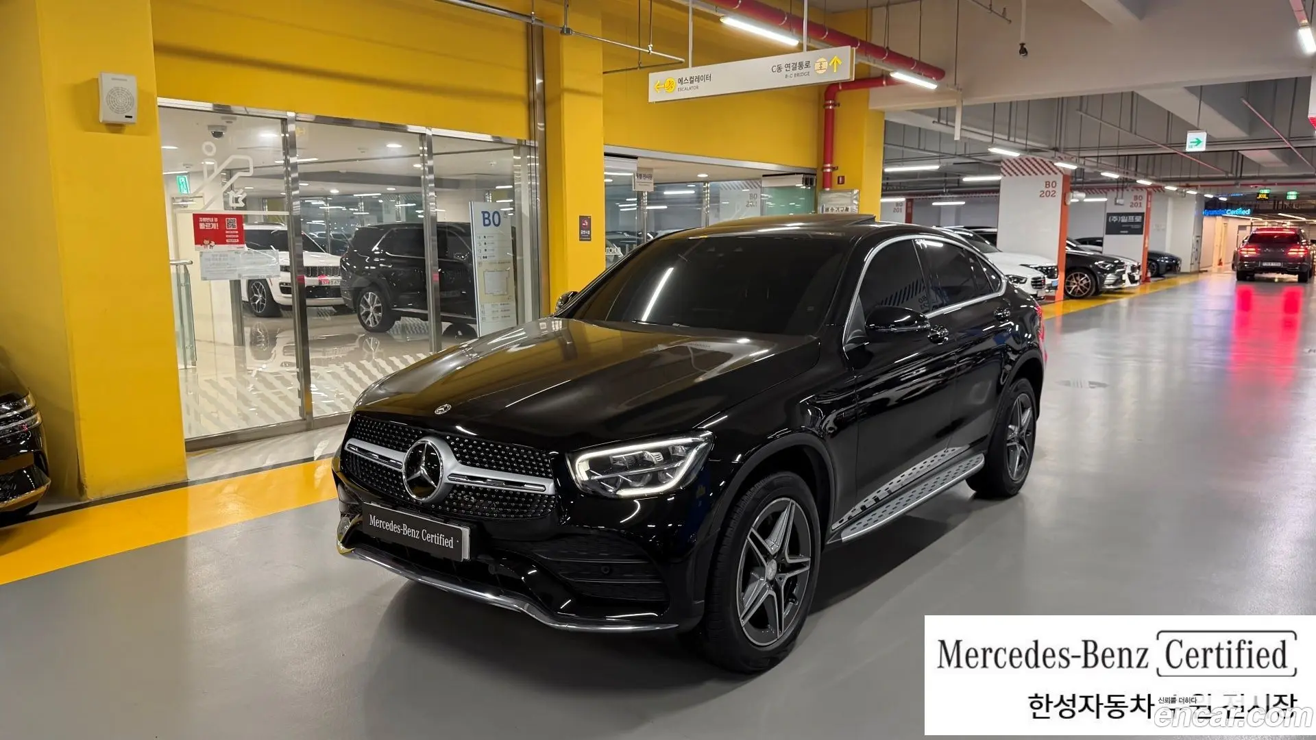 Main__Slider__Photo:GLC-Class Mercedes-Benz 2021.9-0
