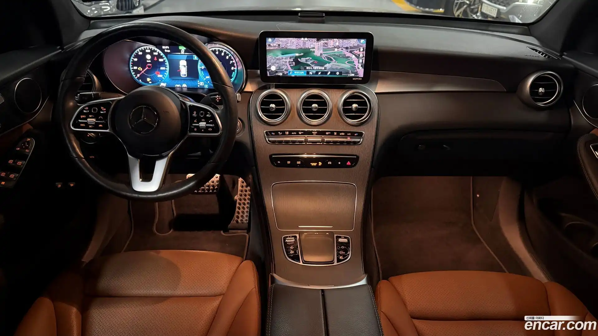 GLC-Class Mercedes-Benz 2021.9-INNER-007
