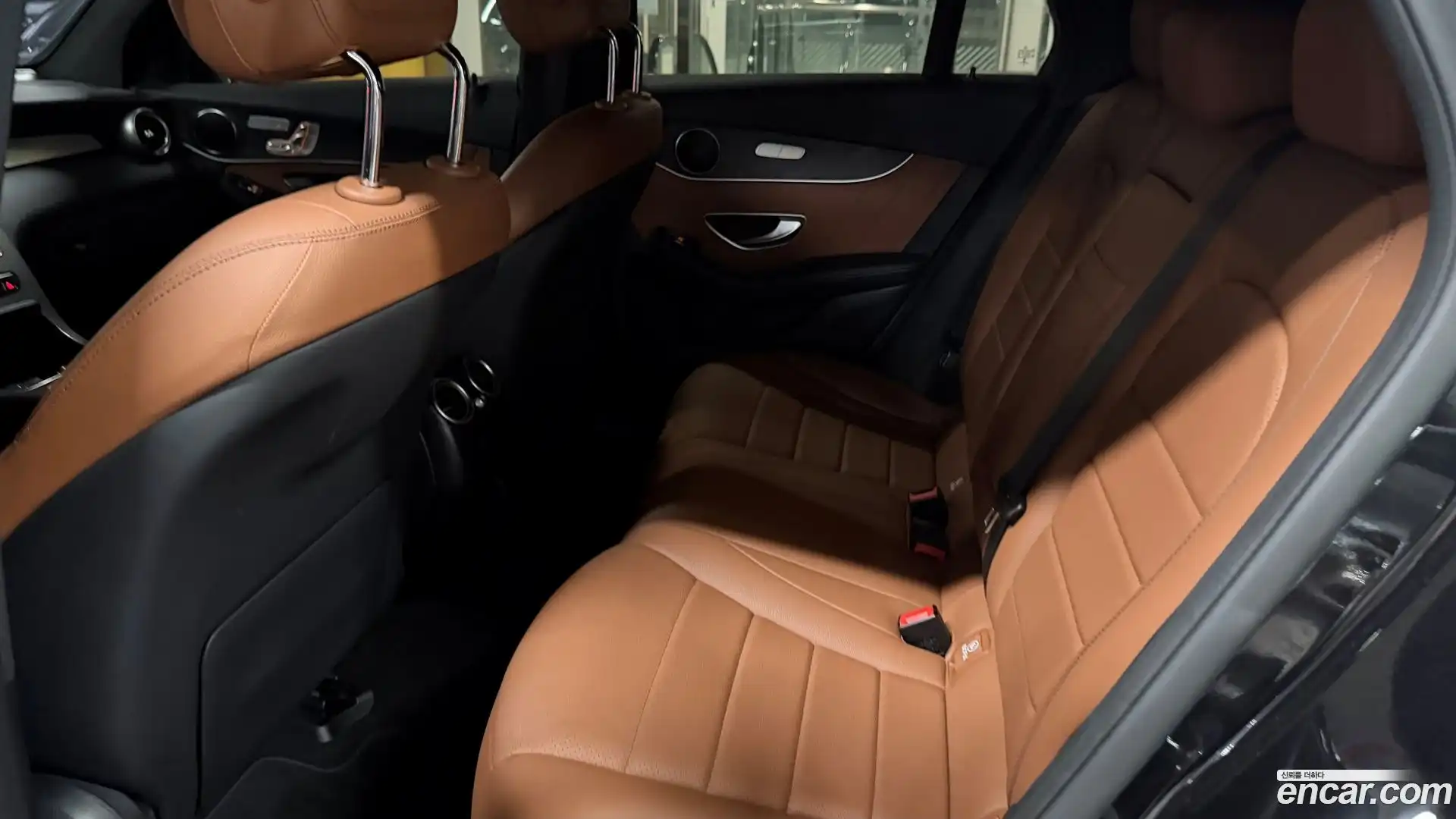 GLC-Class Mercedes-Benz 2021.9-INNER-010
