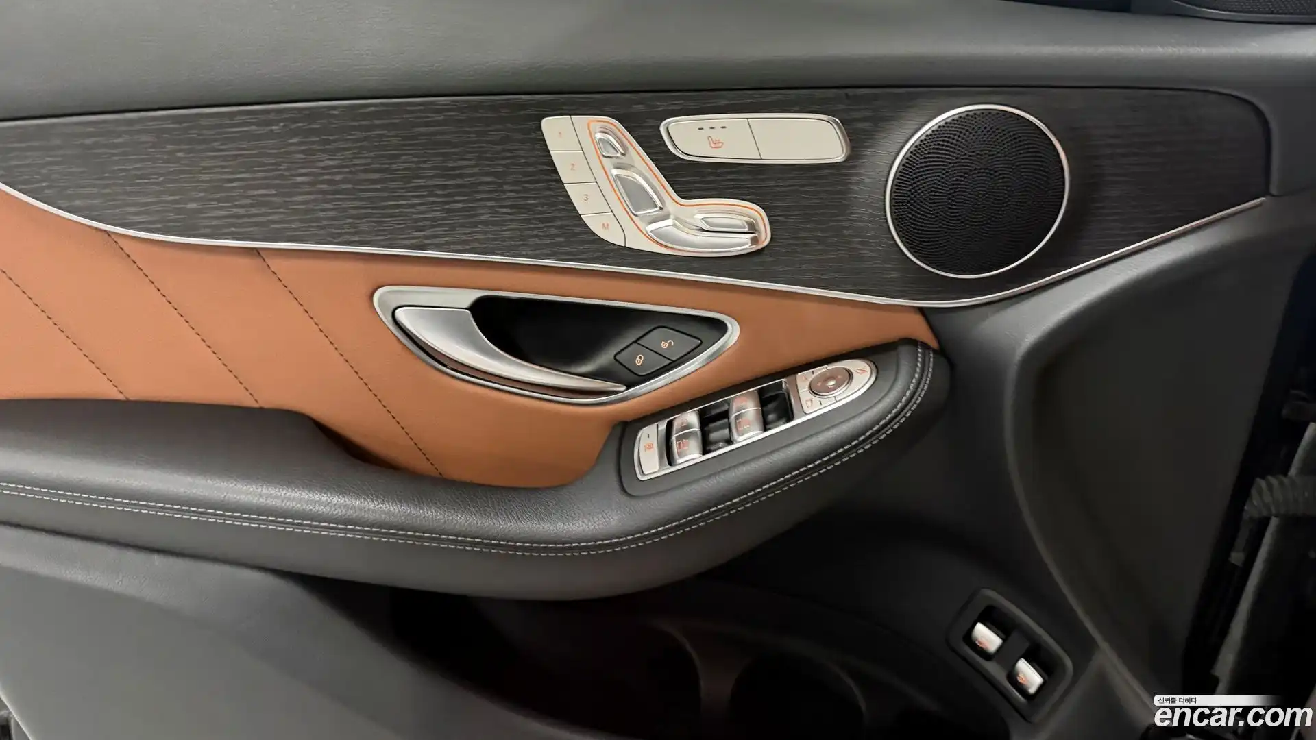 GLC-Class Mercedes-Benz 2021.9-OPTION-019