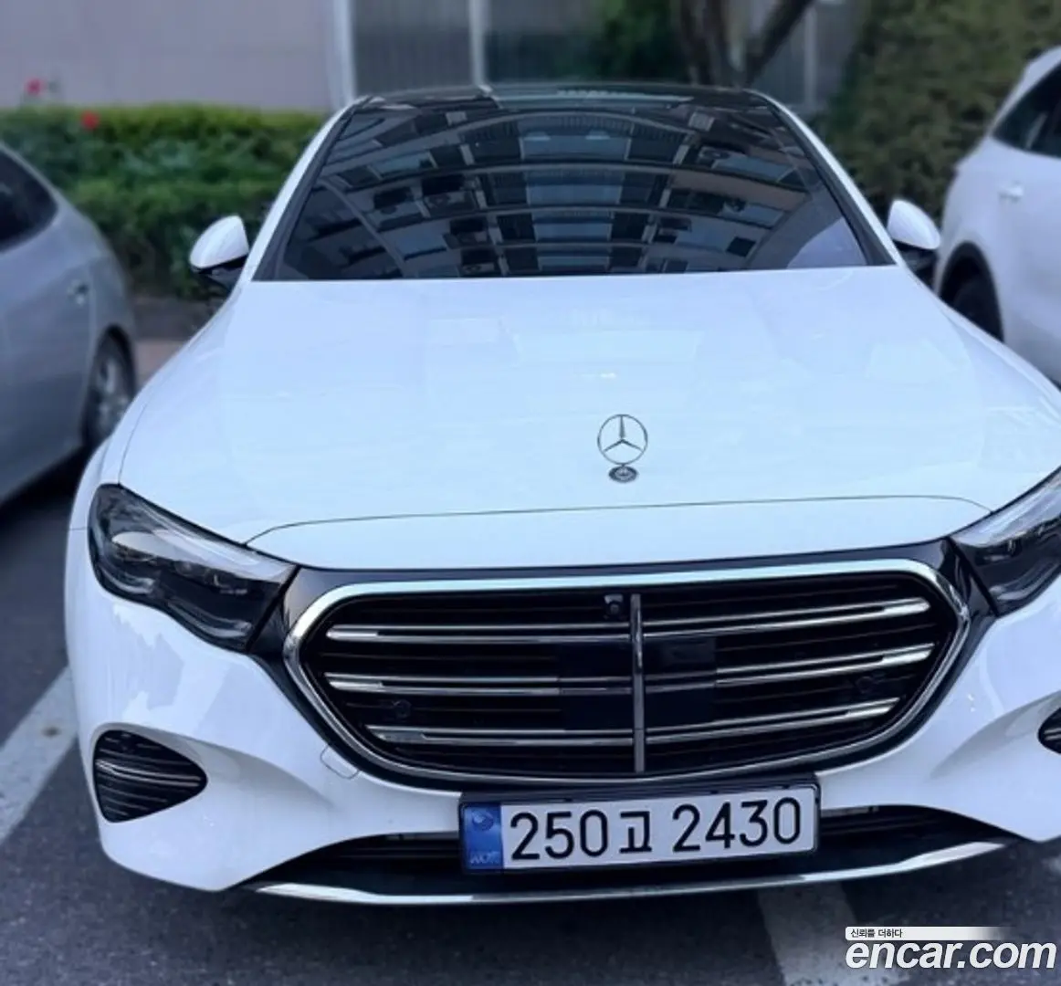 Main__Slider__Photo:E-Class Mercedes-Benz 2024.5-0