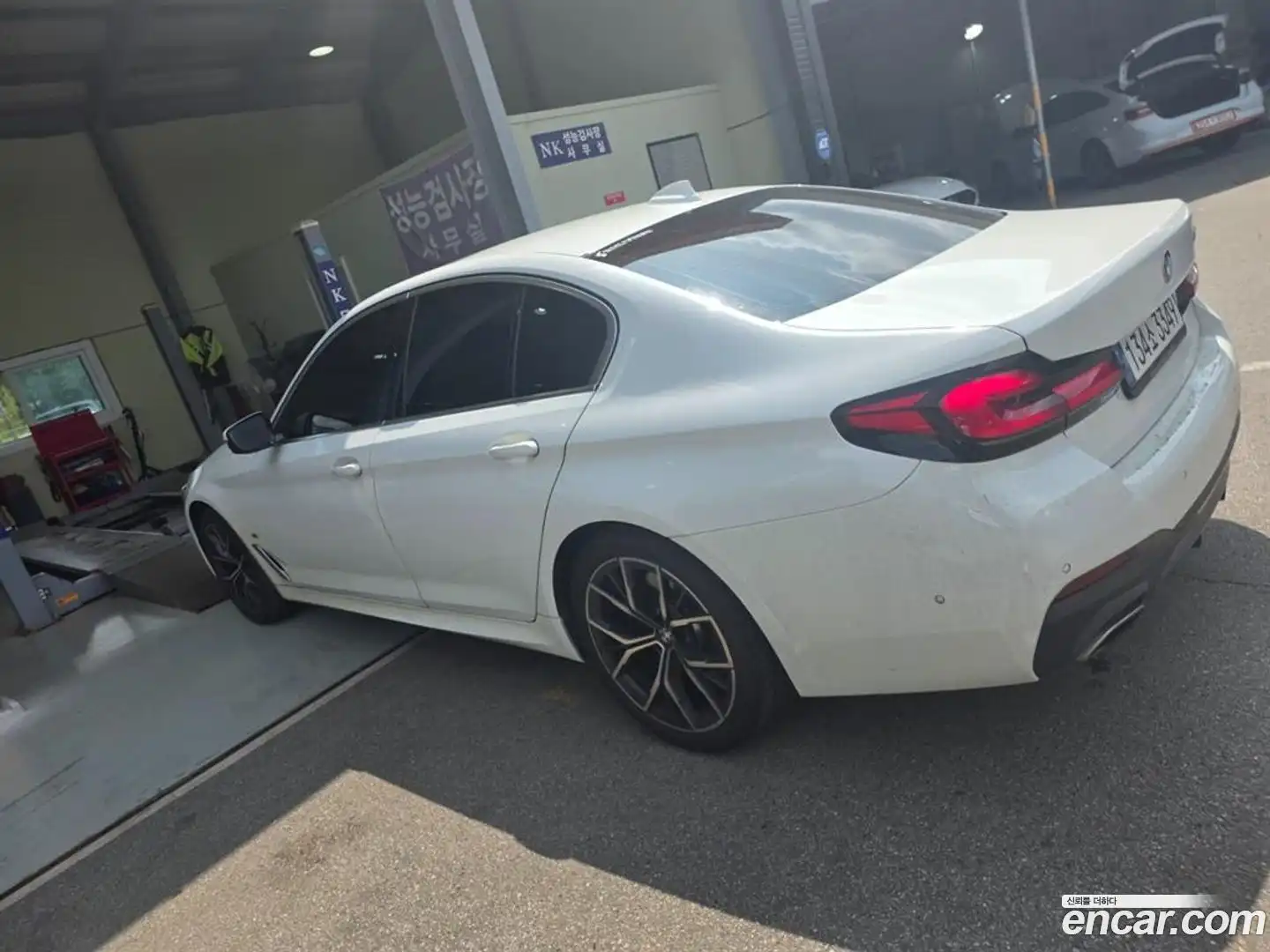 5-Series BMW 2023.4-OUTER-002
