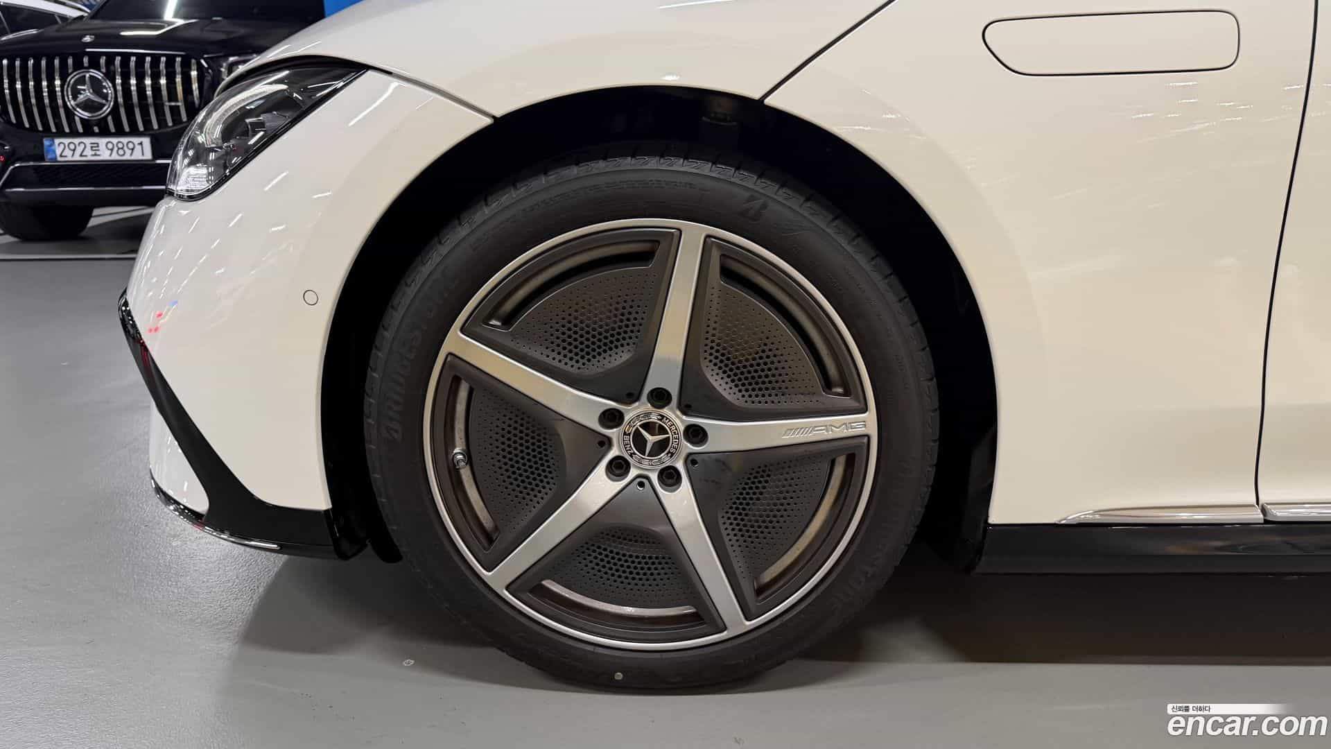 EQE Mercedes-Benz 2023.11-OPTION-024