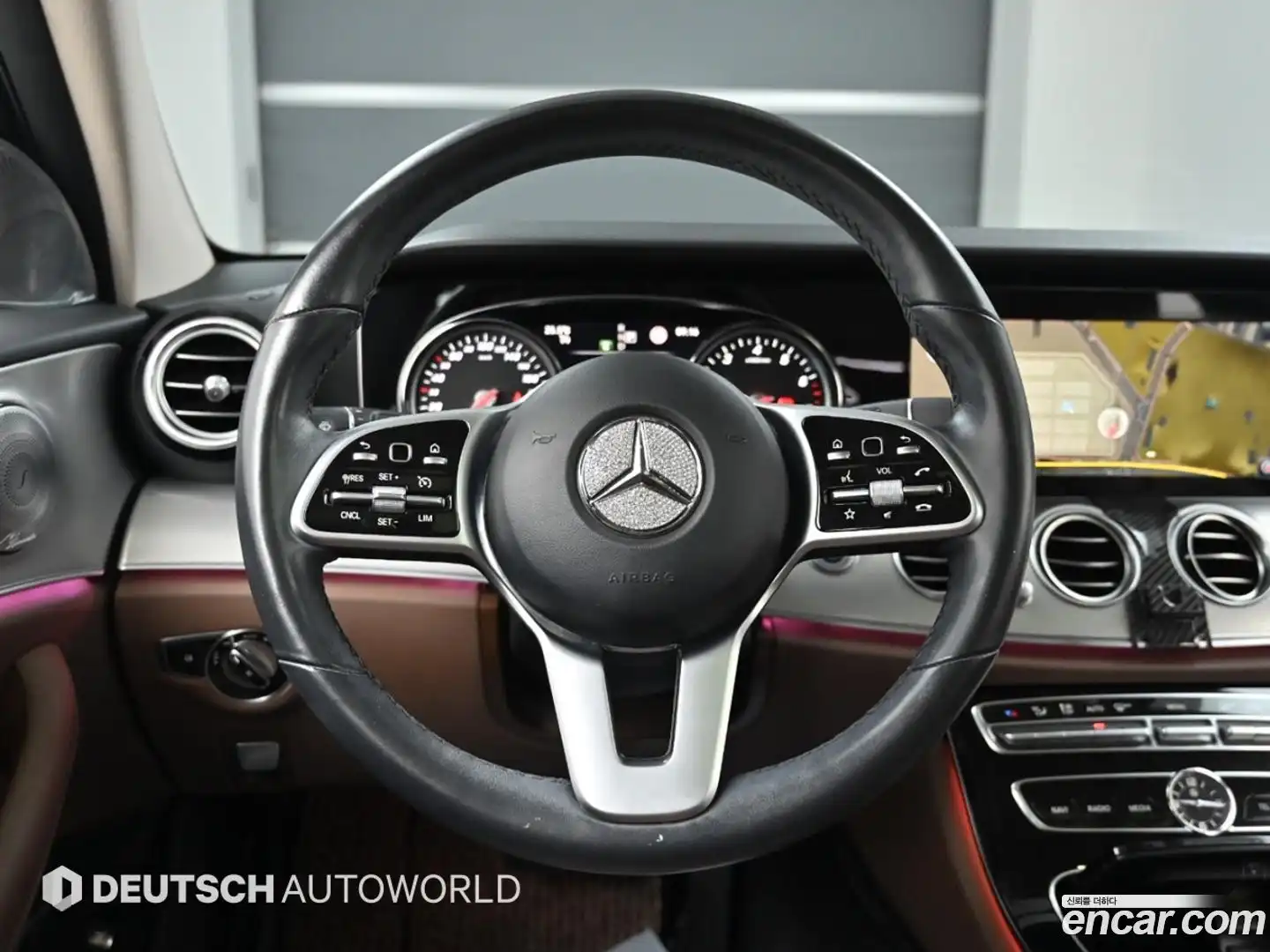 E-Class Mercedes-Benz 2019.4-OPTION-017