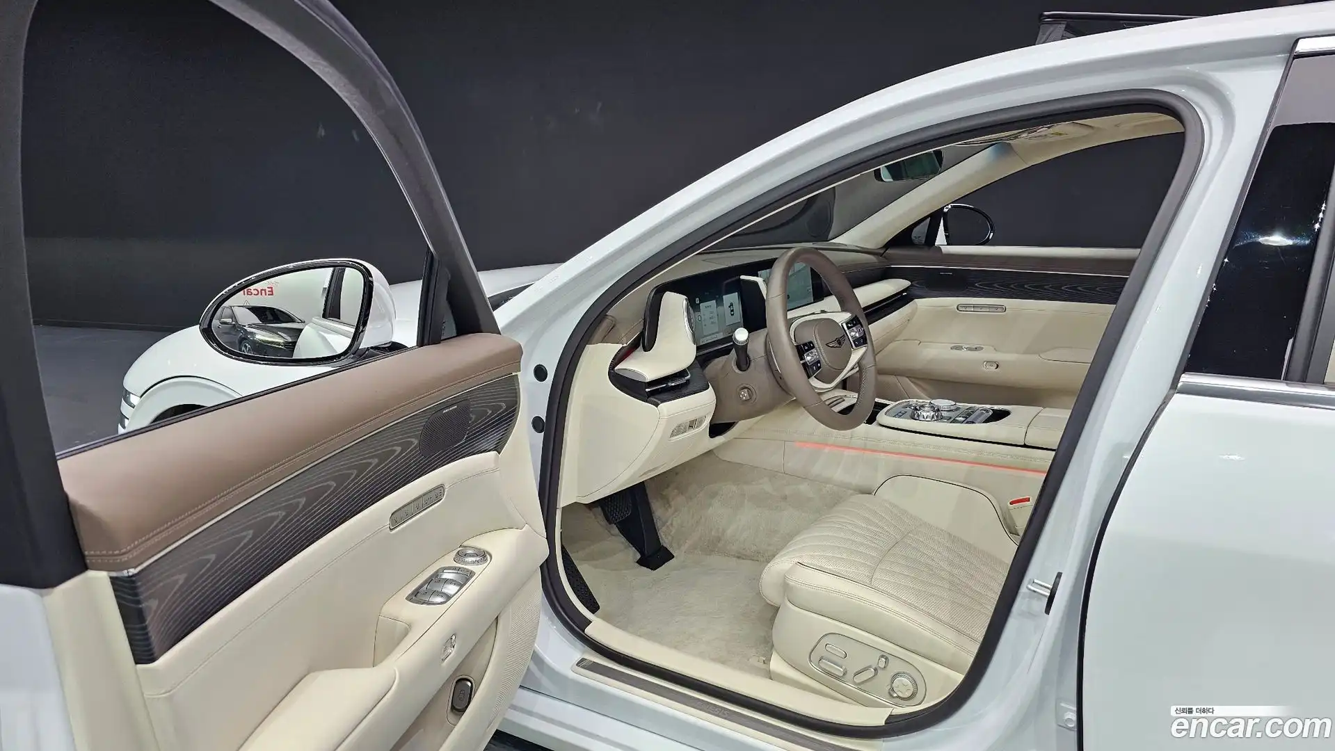 G90 Genesis 2022.11-INNER-010