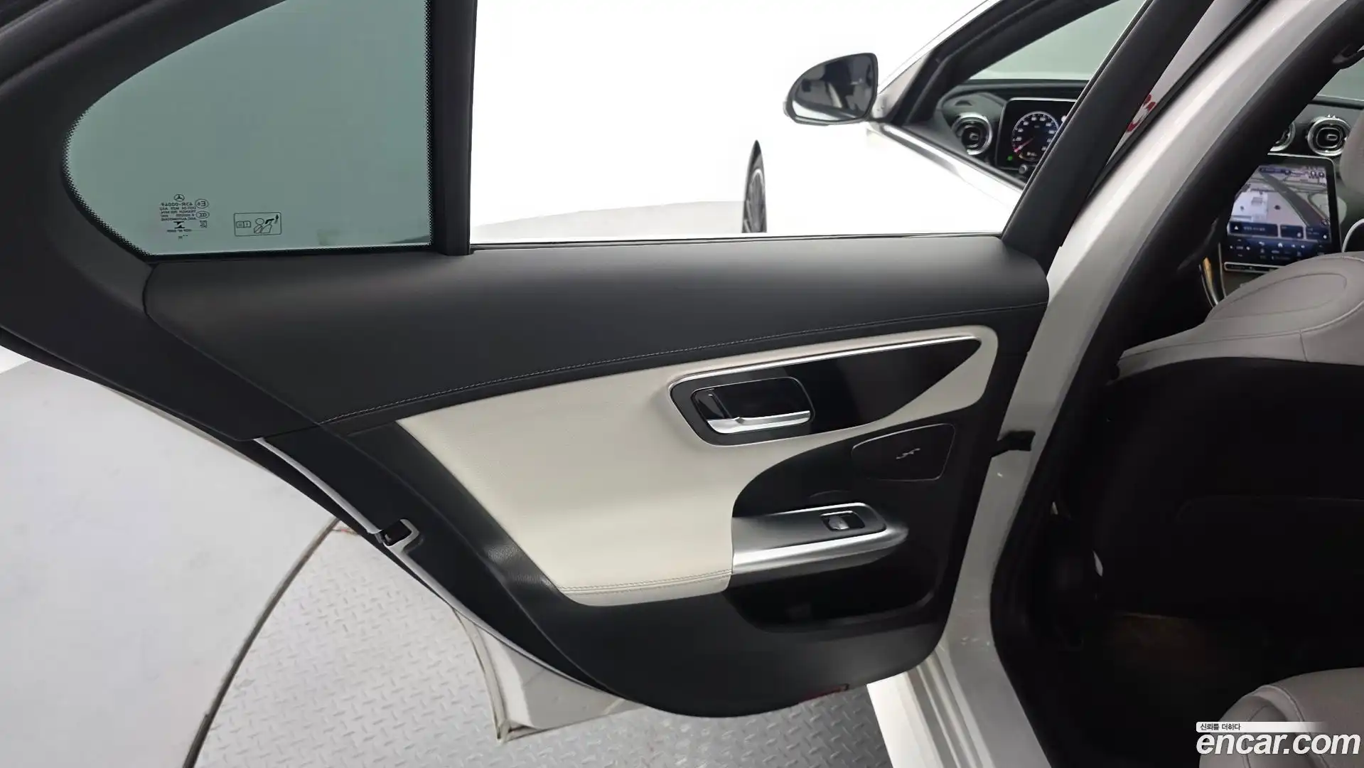 C-Class Mercedes-Benz 2022.11-INNER-035