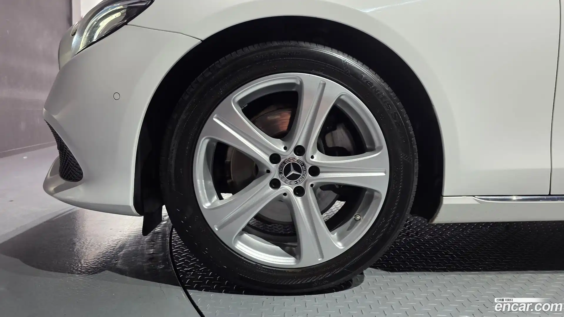 E-Class Mercedes-Benz 2018.3-OUTER-005