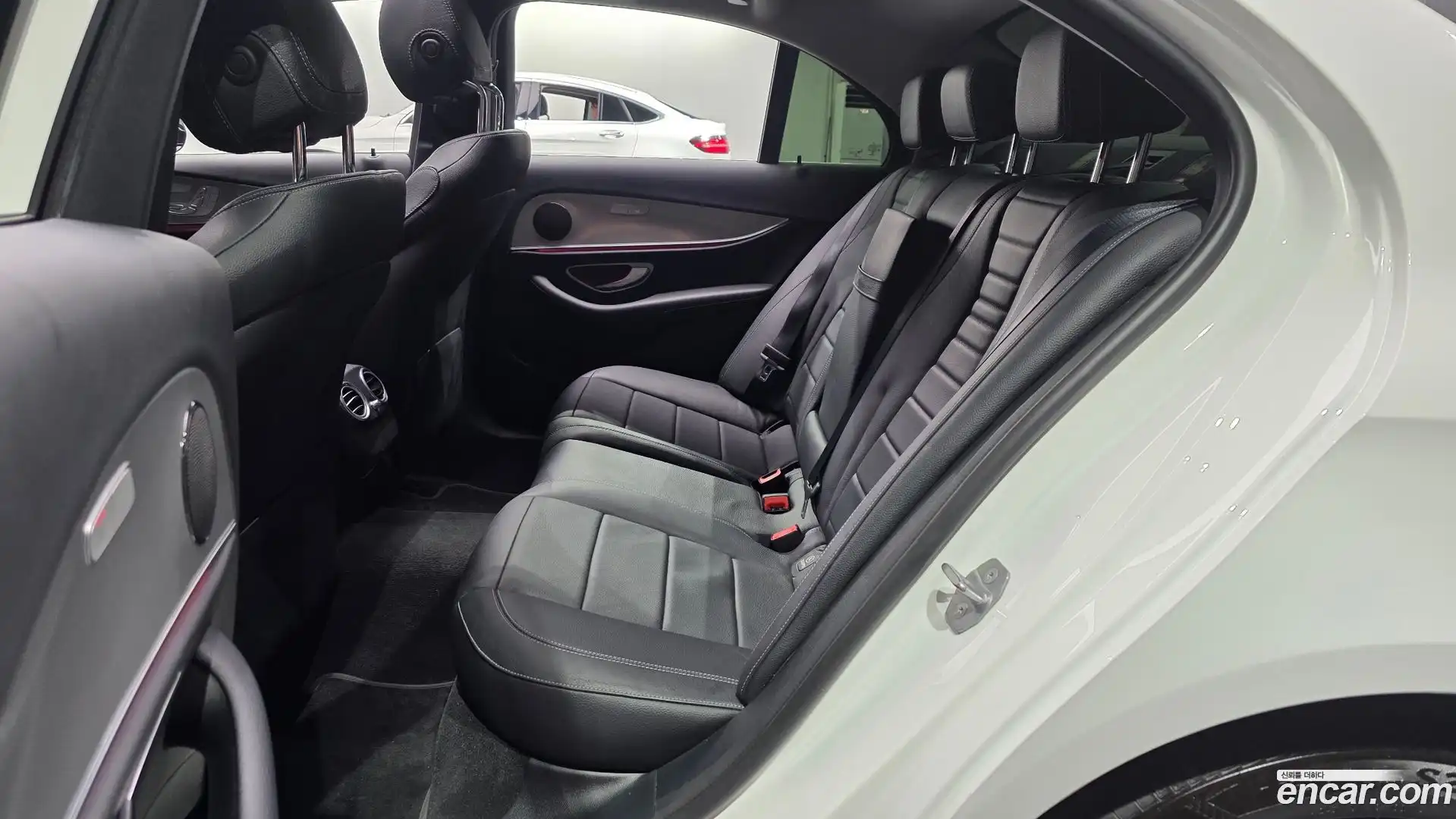 E-Class Mercedes-Benz 2018.3-OPTION-015