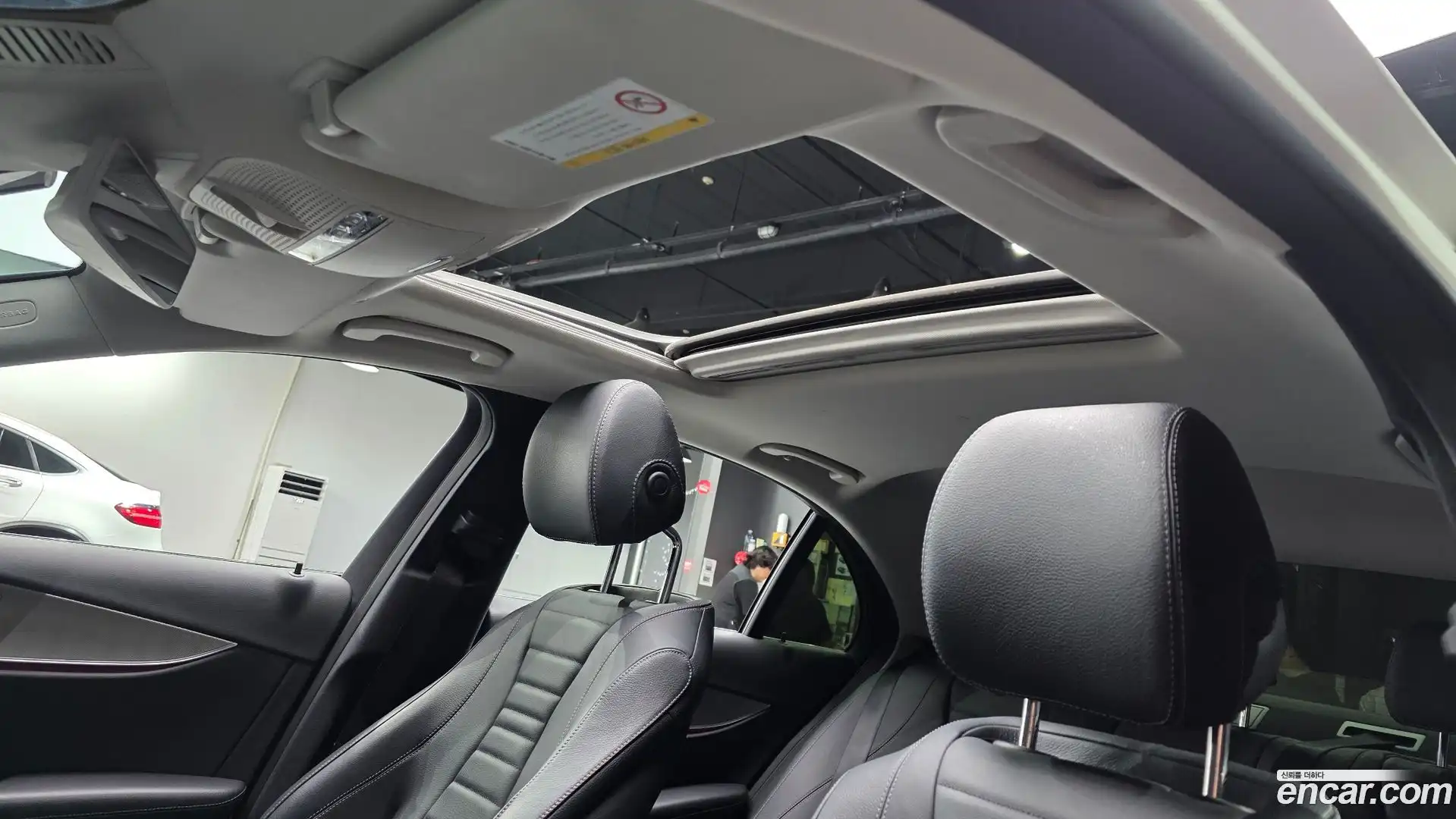 E-Class Mercedes-Benz 2018.3-OPTION-024