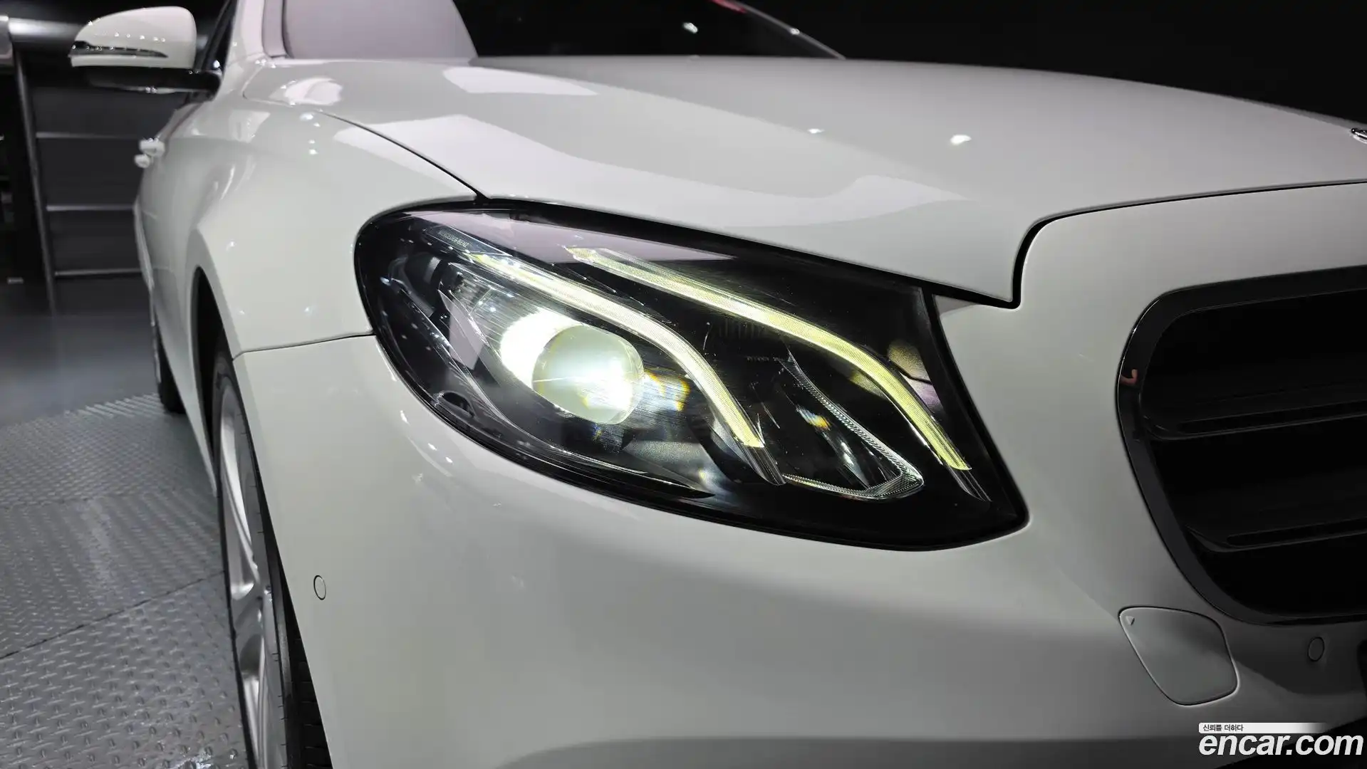 E-Class Mercedes-Benz 2018.3-OUTER-032