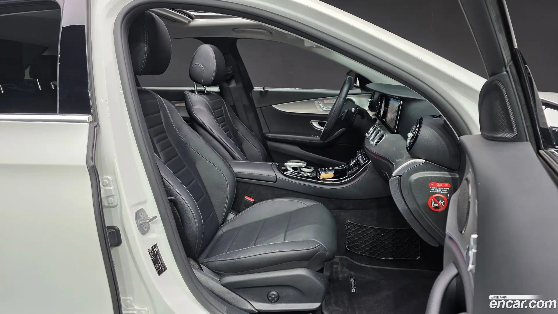 E-Class Mercedes-Benz 2018.3-INNER-036