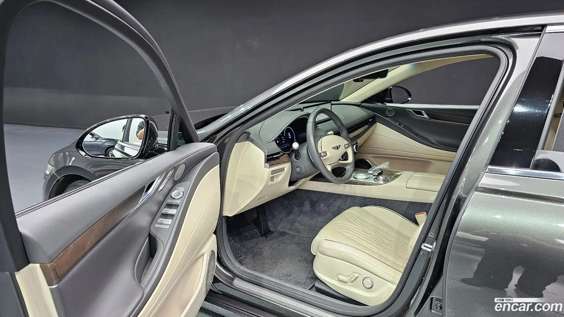 G80 Genesis 2022.2-INNER-010
